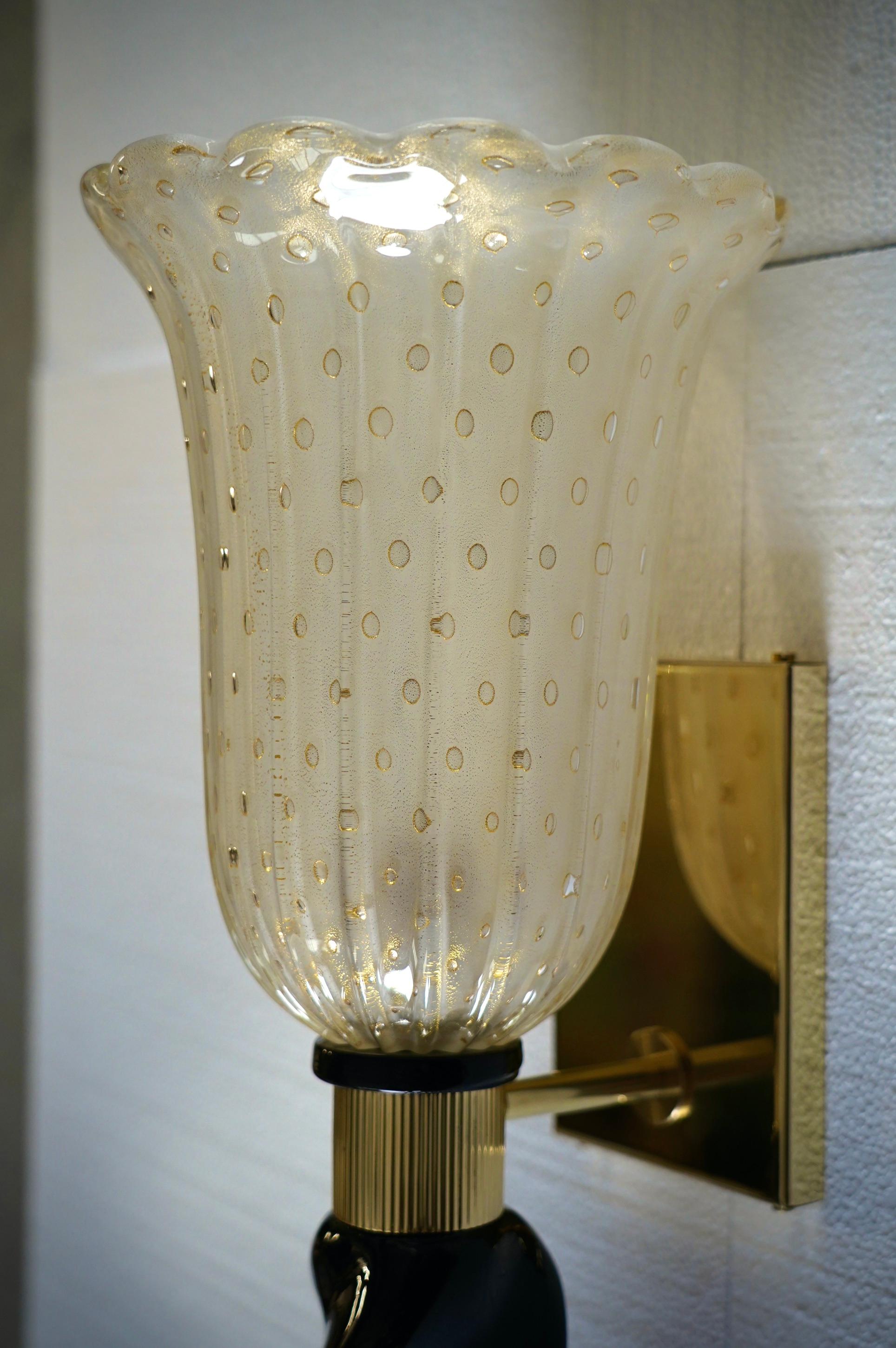 Ottone Applique e lampade da parete in vetro color oro e nero di Murano, 2020 in vendita