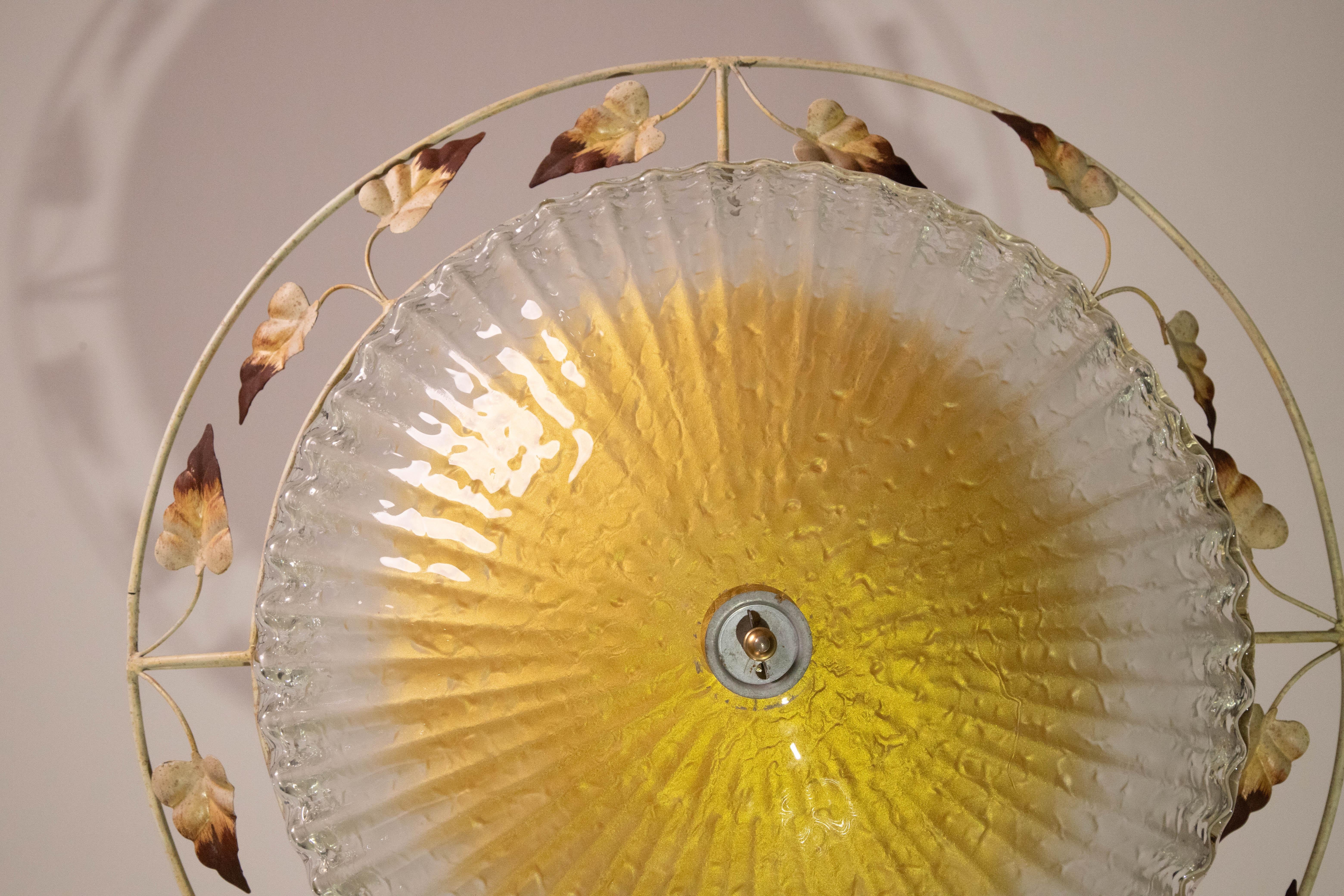 Plafonnier de Murano doré et transparent avec structure en fer, 1970 en vente 2