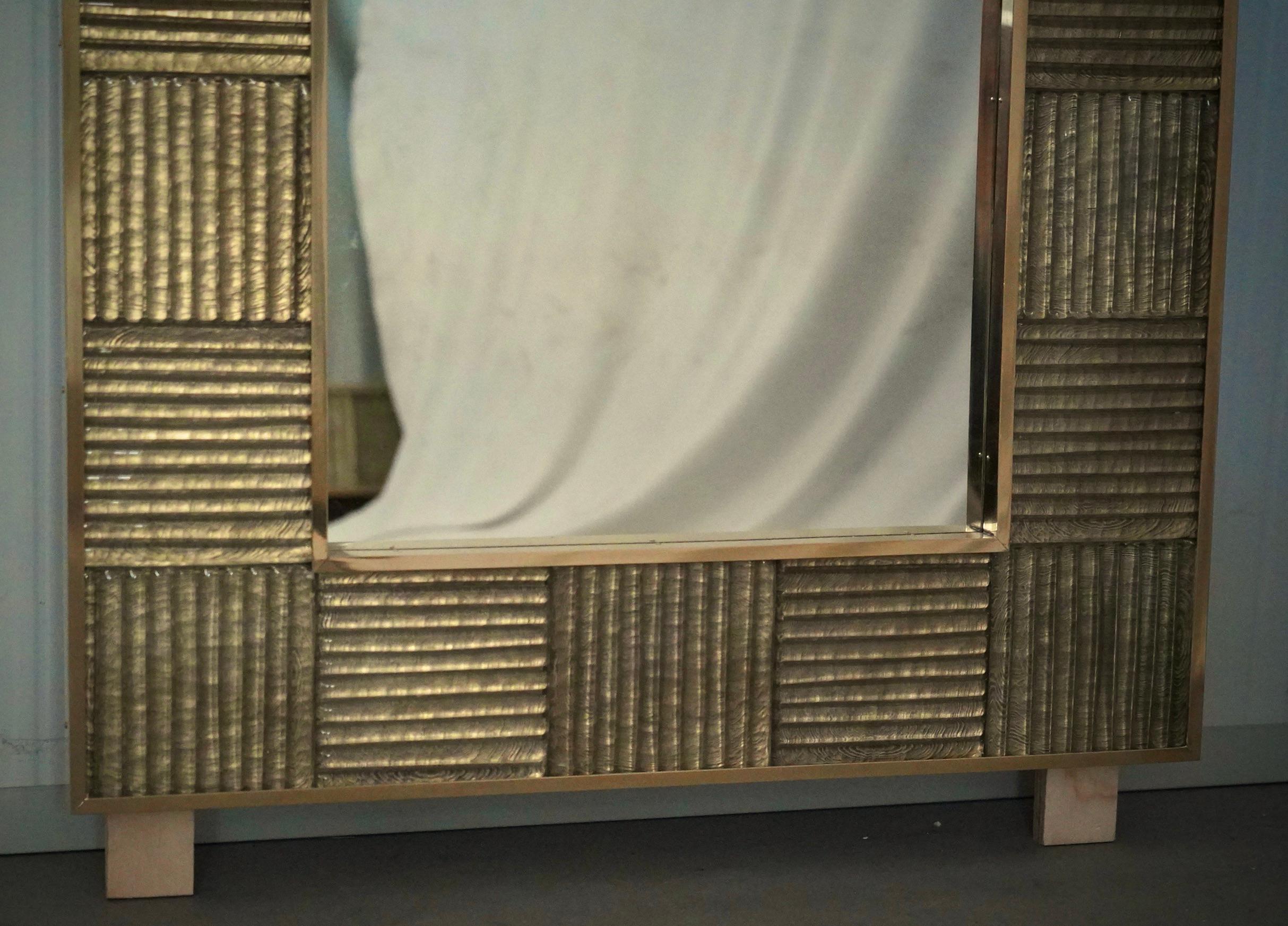 Mid-Century Modern Miroir mural console italien du milieu du siècle en verre d'art doré et laiton de Murano, 2020 en vente