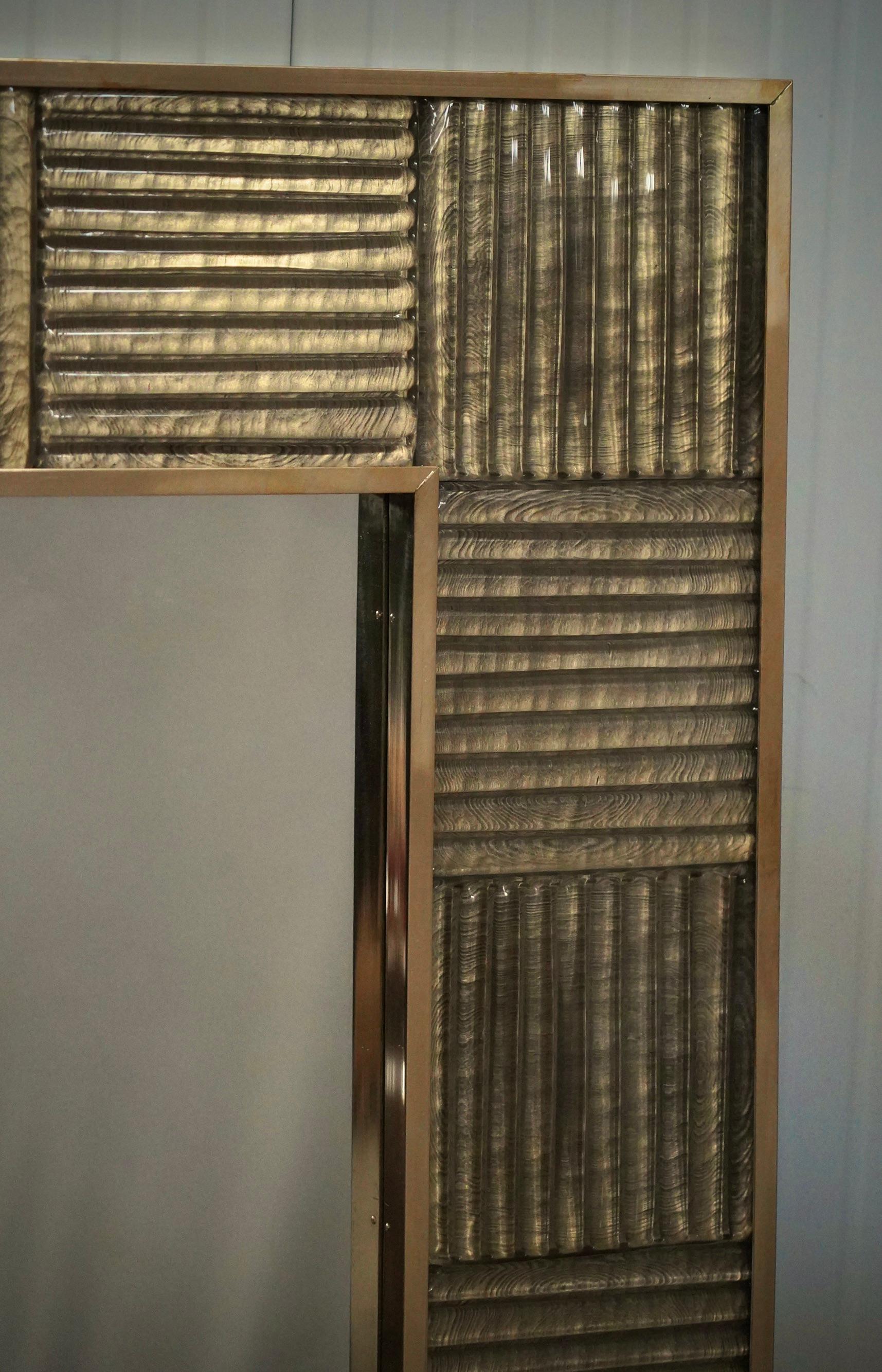 XXIe siècle et contemporain Miroir mural console italien du milieu du siècle en verre d'art doré et laiton de Murano, 2020 en vente