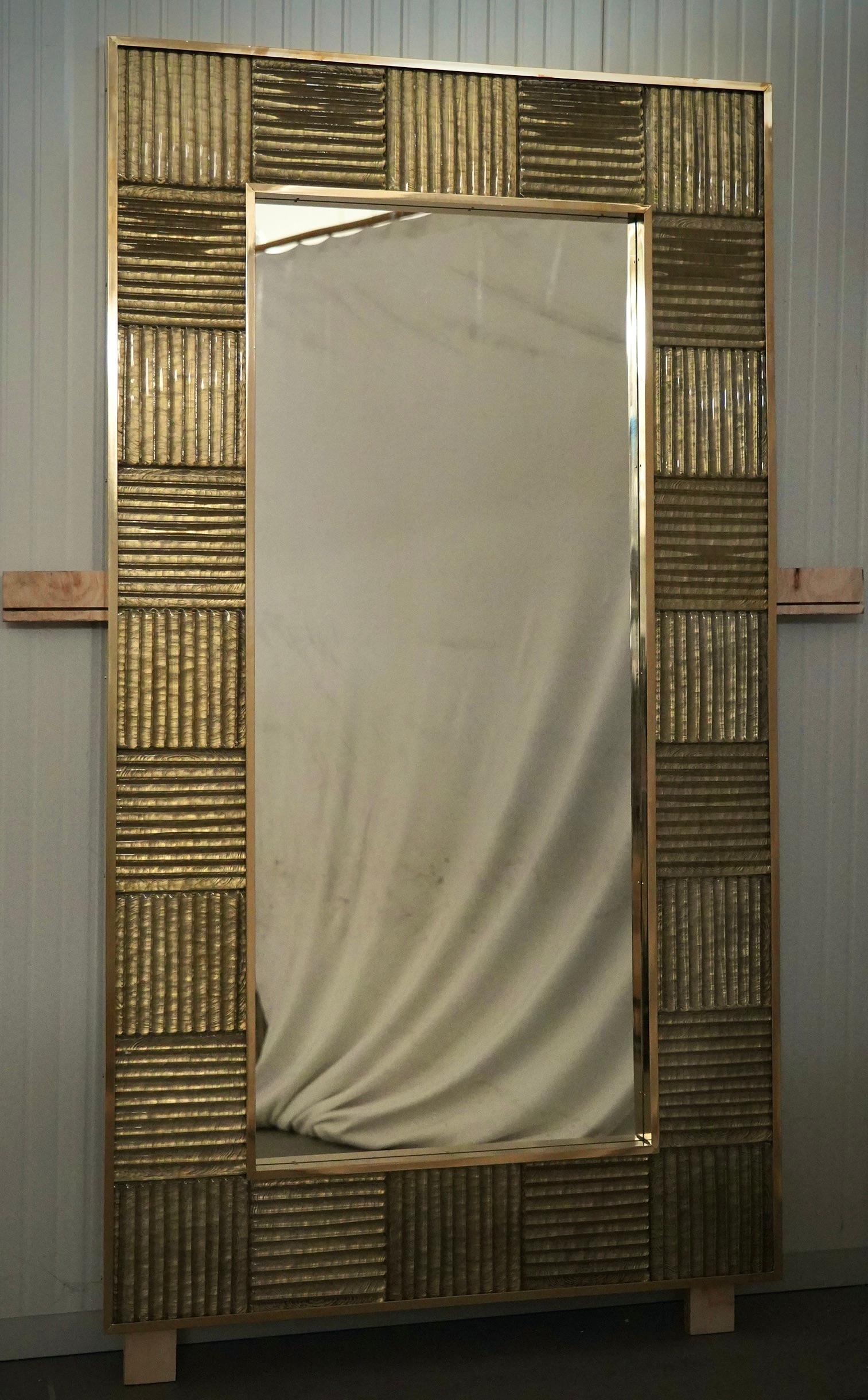 Miroir mural console italien du milieu du siècle en verre d'art doré et laiton de Murano, 2020 en vente 2