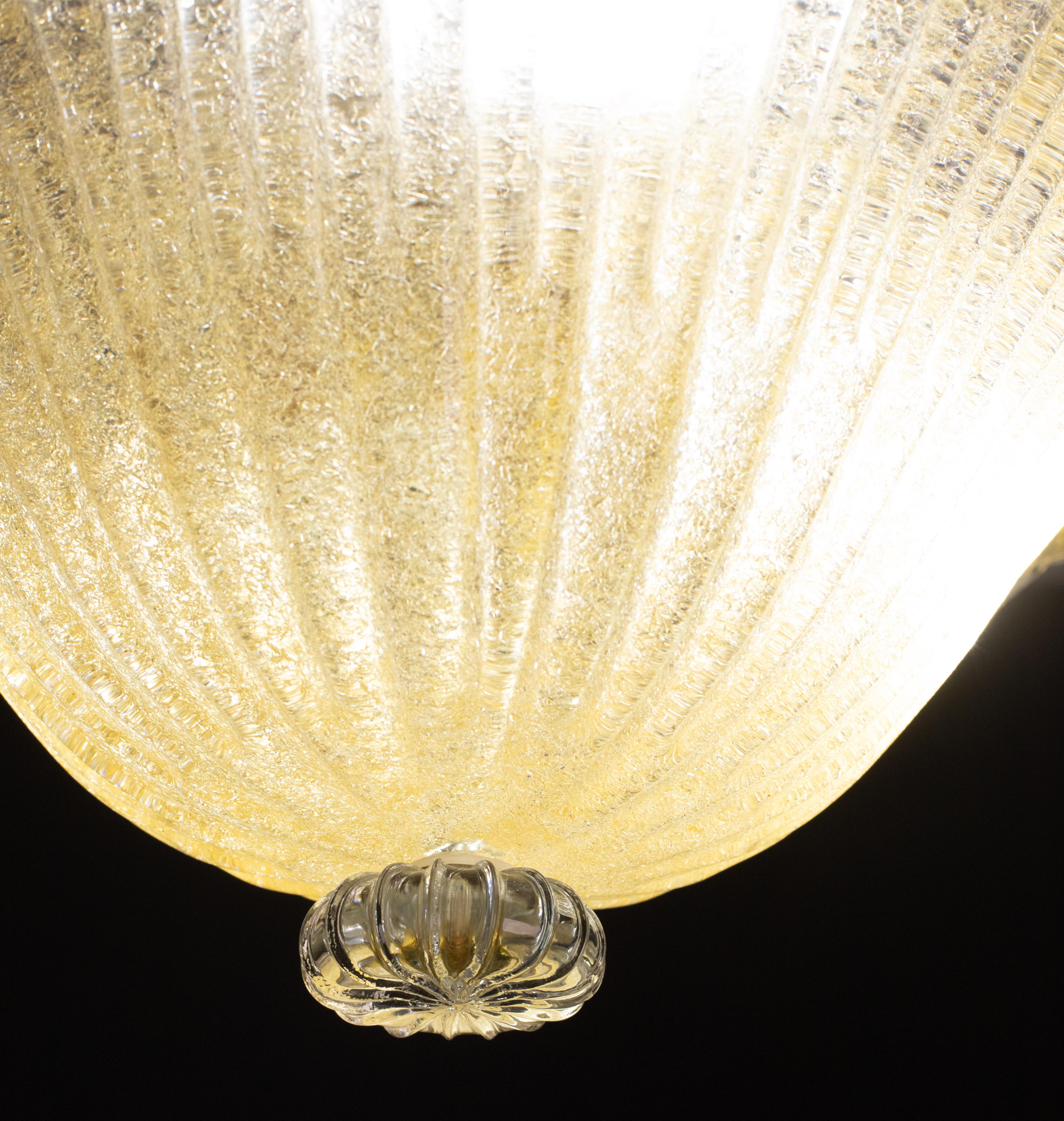Européen Plafonnier en forme de fleur en or de Murano par Barovier & Toso, 1970 en vente