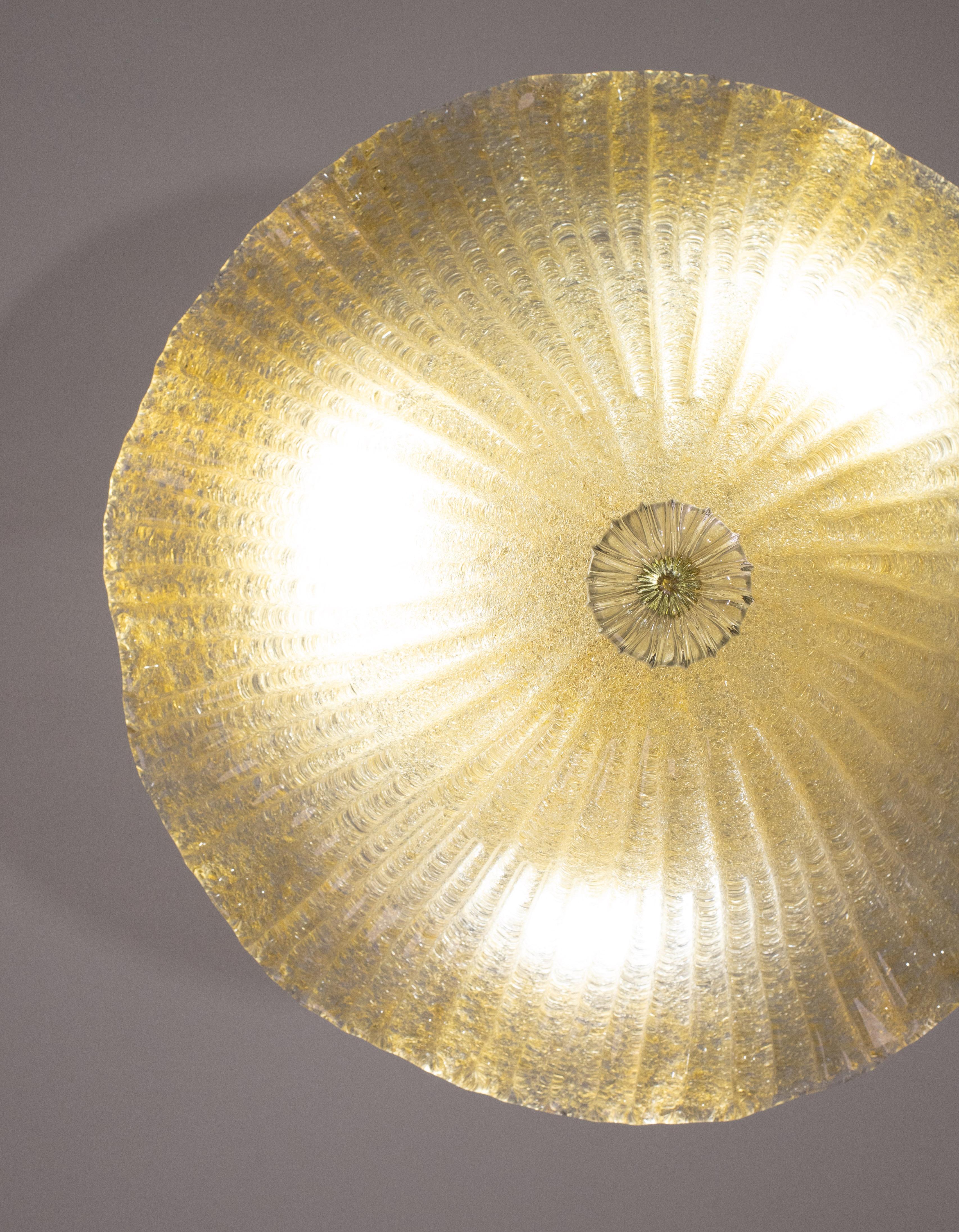 Plafonnier en forme de fleur en or de Murano par Barovier & Toso, 1970 Bon état - En vente à Roma, IT