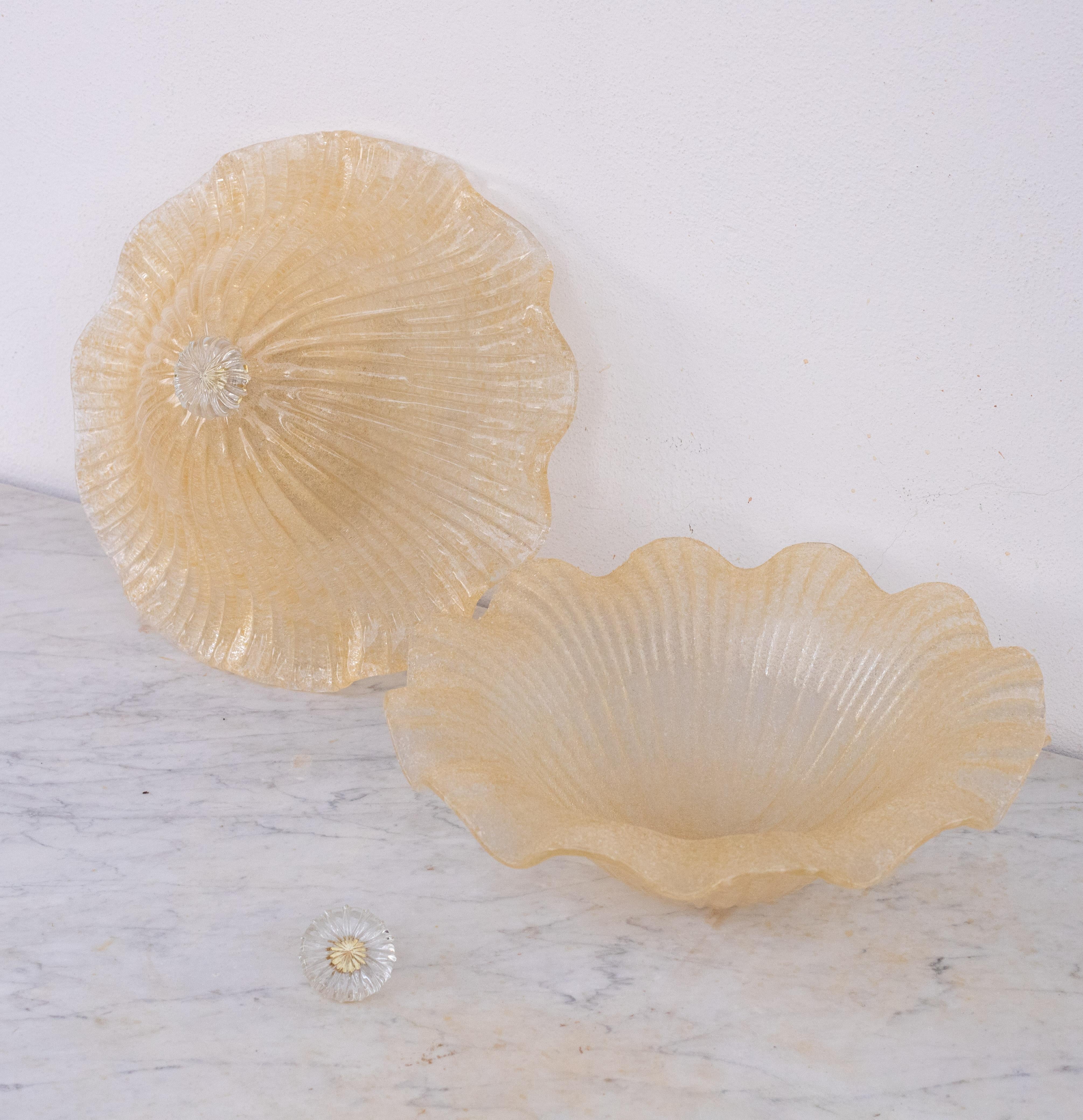 Plafonnier en forme de fleur en or de Murano par Barovier & Toso, 1970 en vente 3