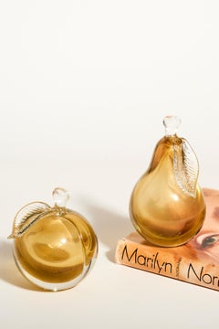 Set de serre-livres pomme et poire en verre moucheté d'or de Murano