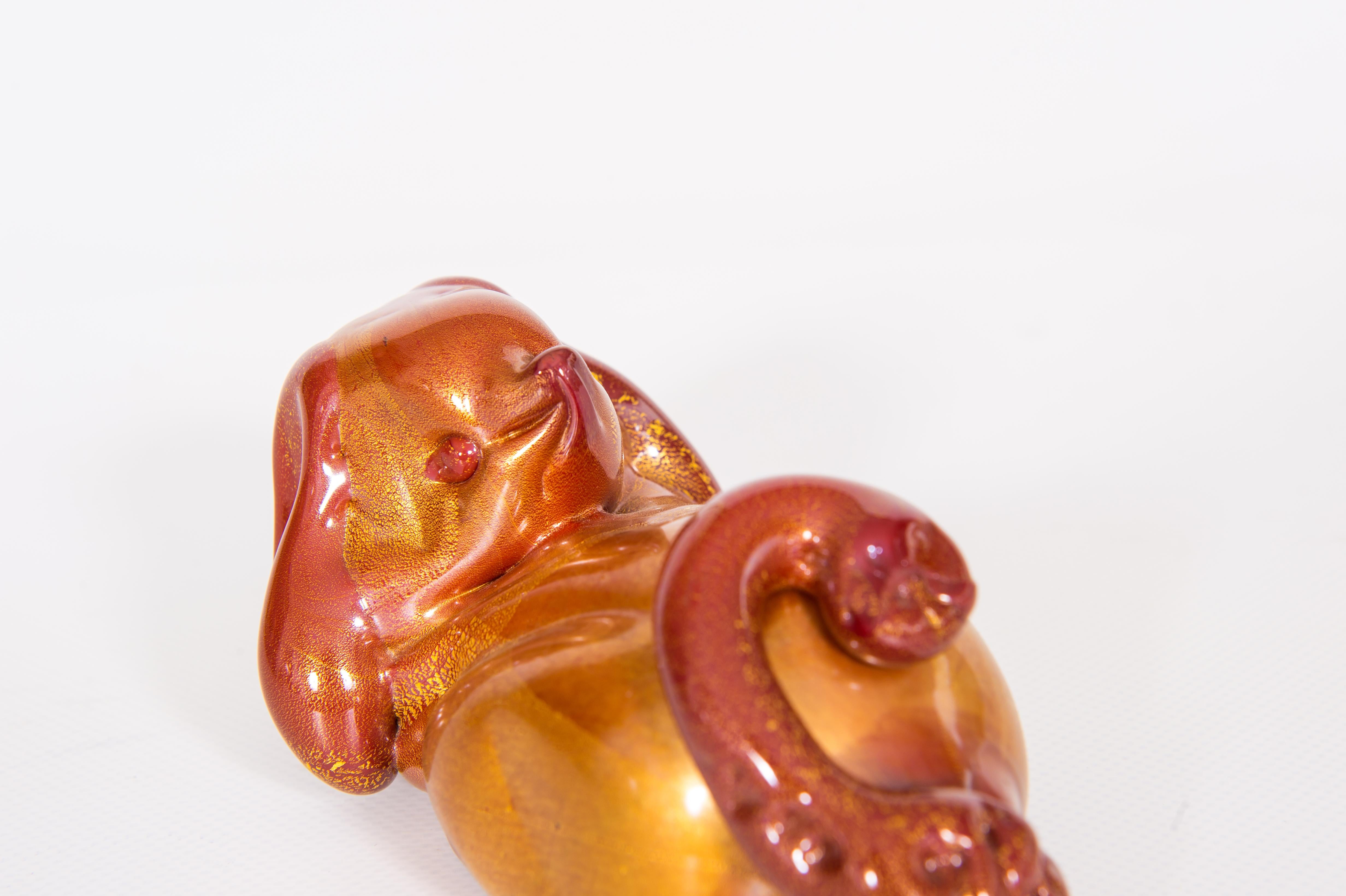 Murano Gold Leaf and Ruby Glass Dog by Giovanni dalla Fina 1990s in vendita 3