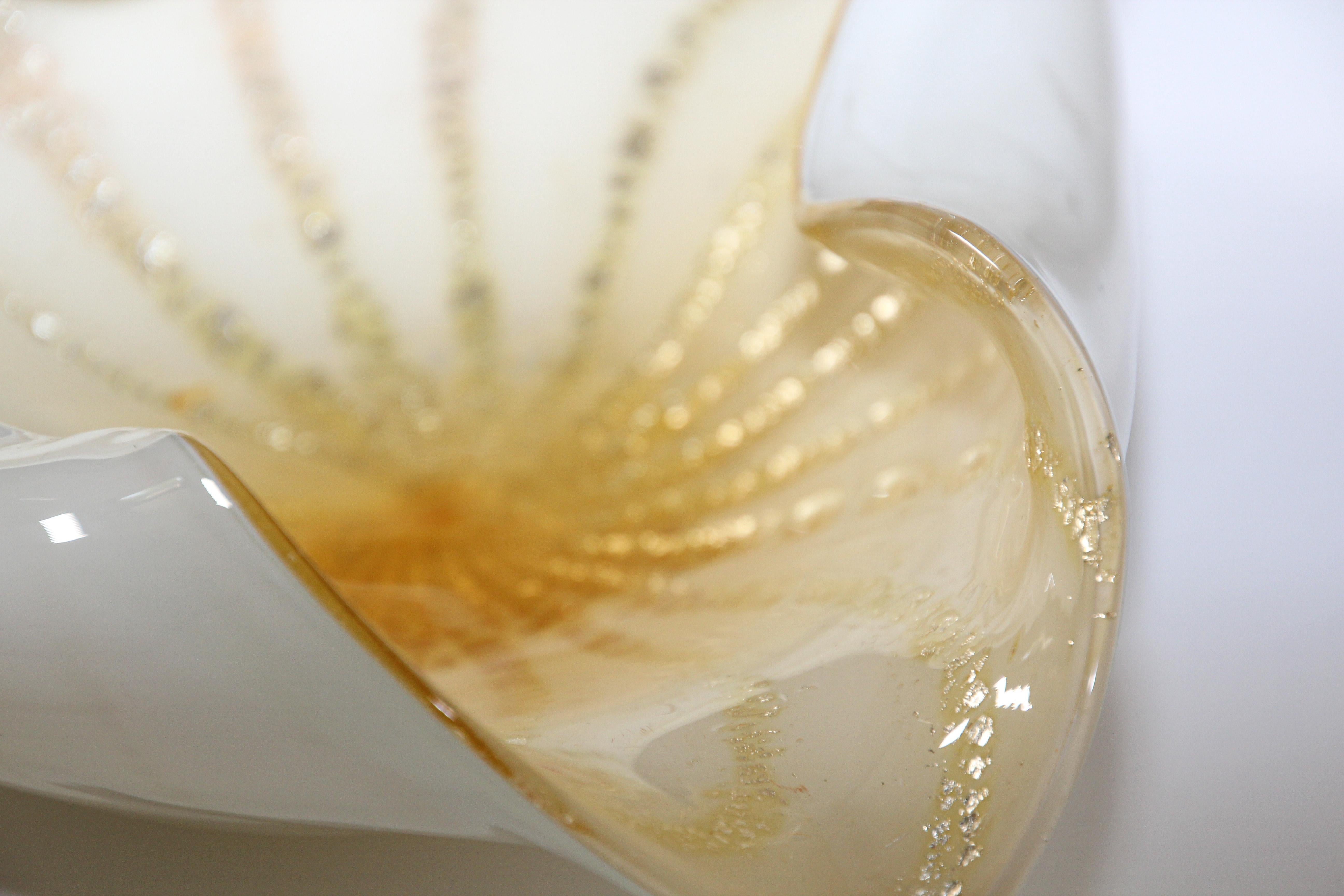 Alfredo Barbini Murano White Gold Venetian Hand Blown Art Glass Bowl For Sale 4