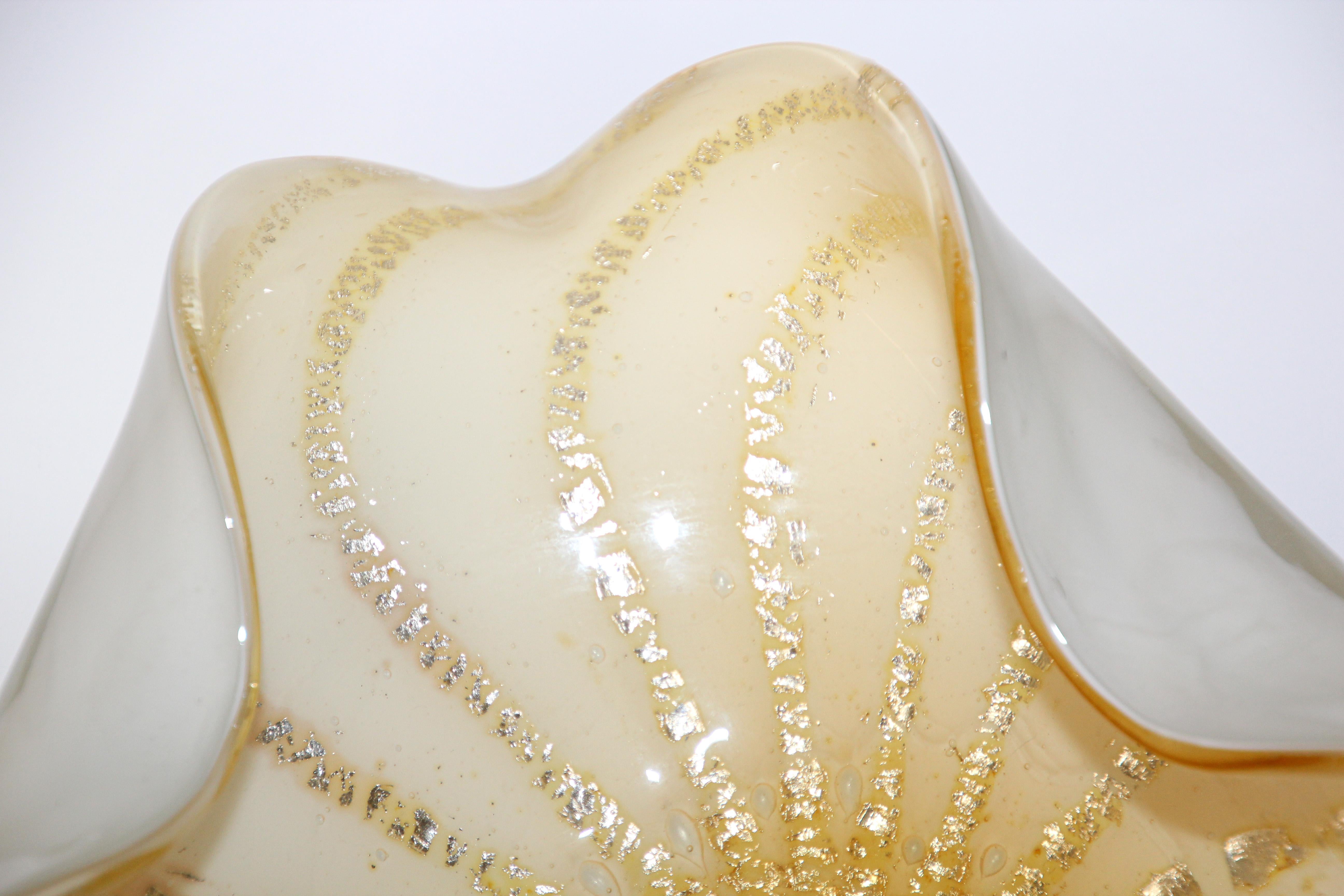 Alfredo Barbini Murano White Gold Venetian Hand Blown Art Glass Bowl For Sale 6