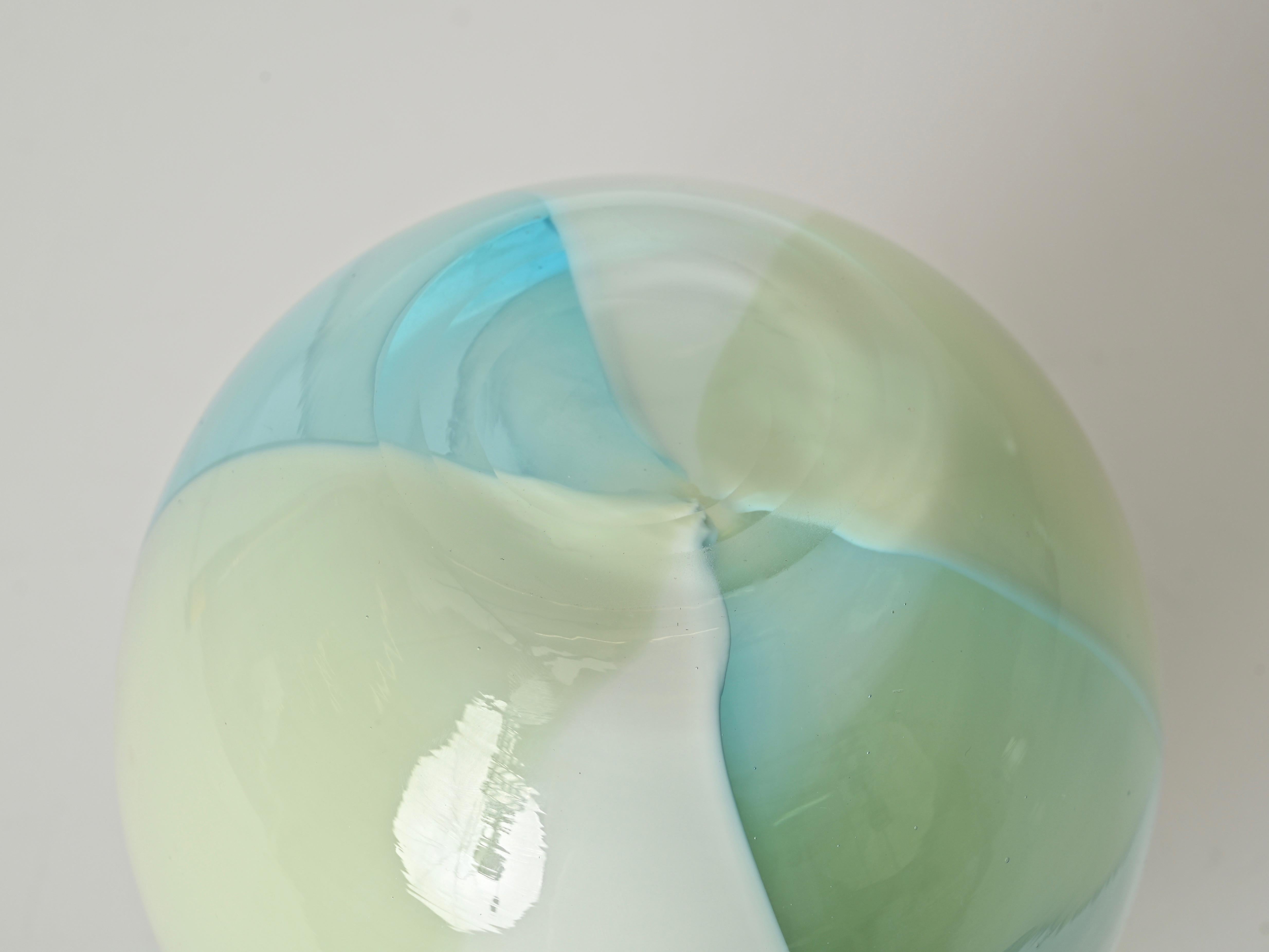 Vaso di Murano a gradiente in vetro soffiato color verde, bianco e verde di Salviati Italia anni '70 in vendita 3