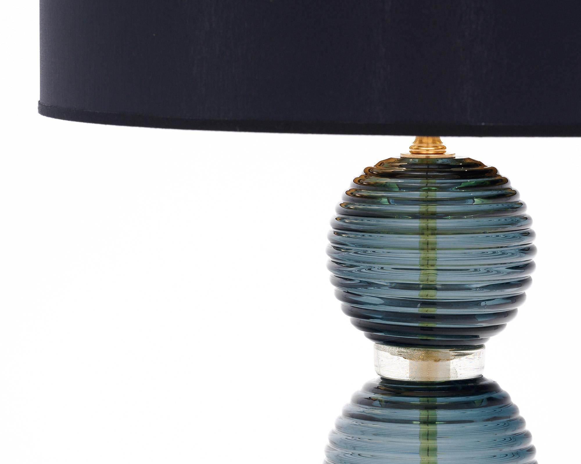italien Paire de lampes de table en verre gris de Murano en vente