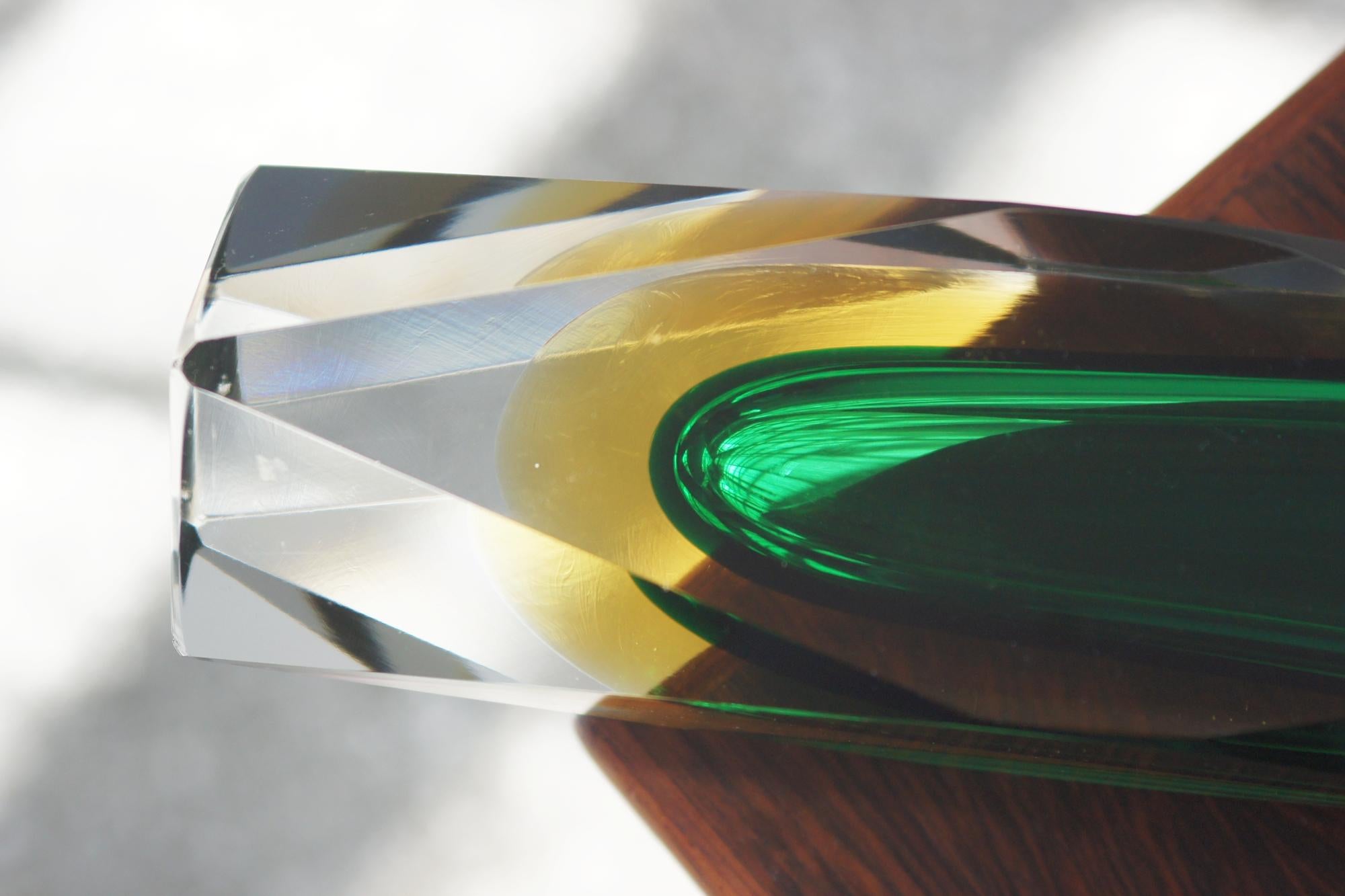 Murano Green & Amber Sommerso Glass Faceted Vase In Good Condition For Sale In KUTNO, PL