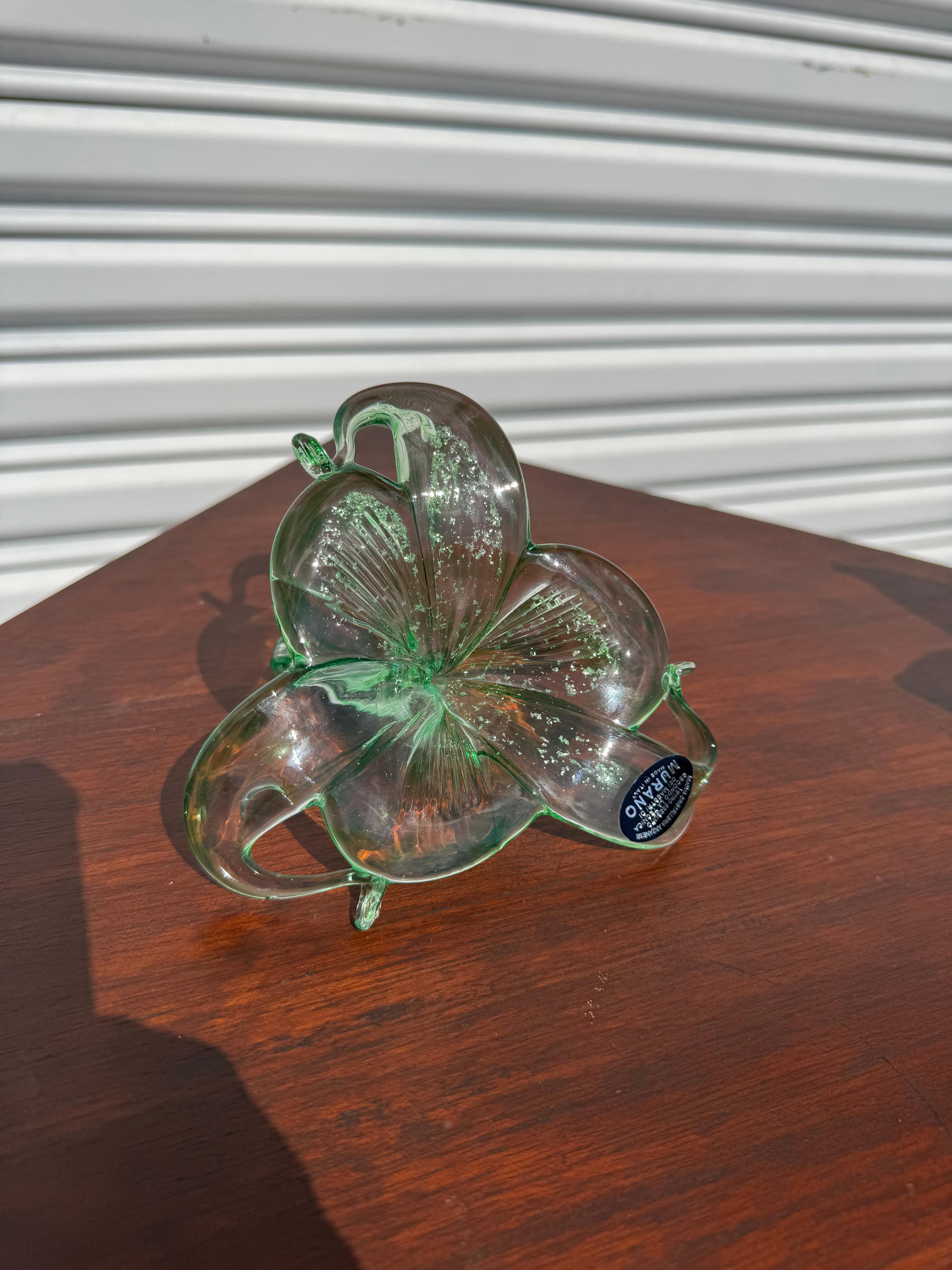 Fiore soffiato a mano verde e trasparente di Murano In condizioni buone in vendita a Pasadena, TX