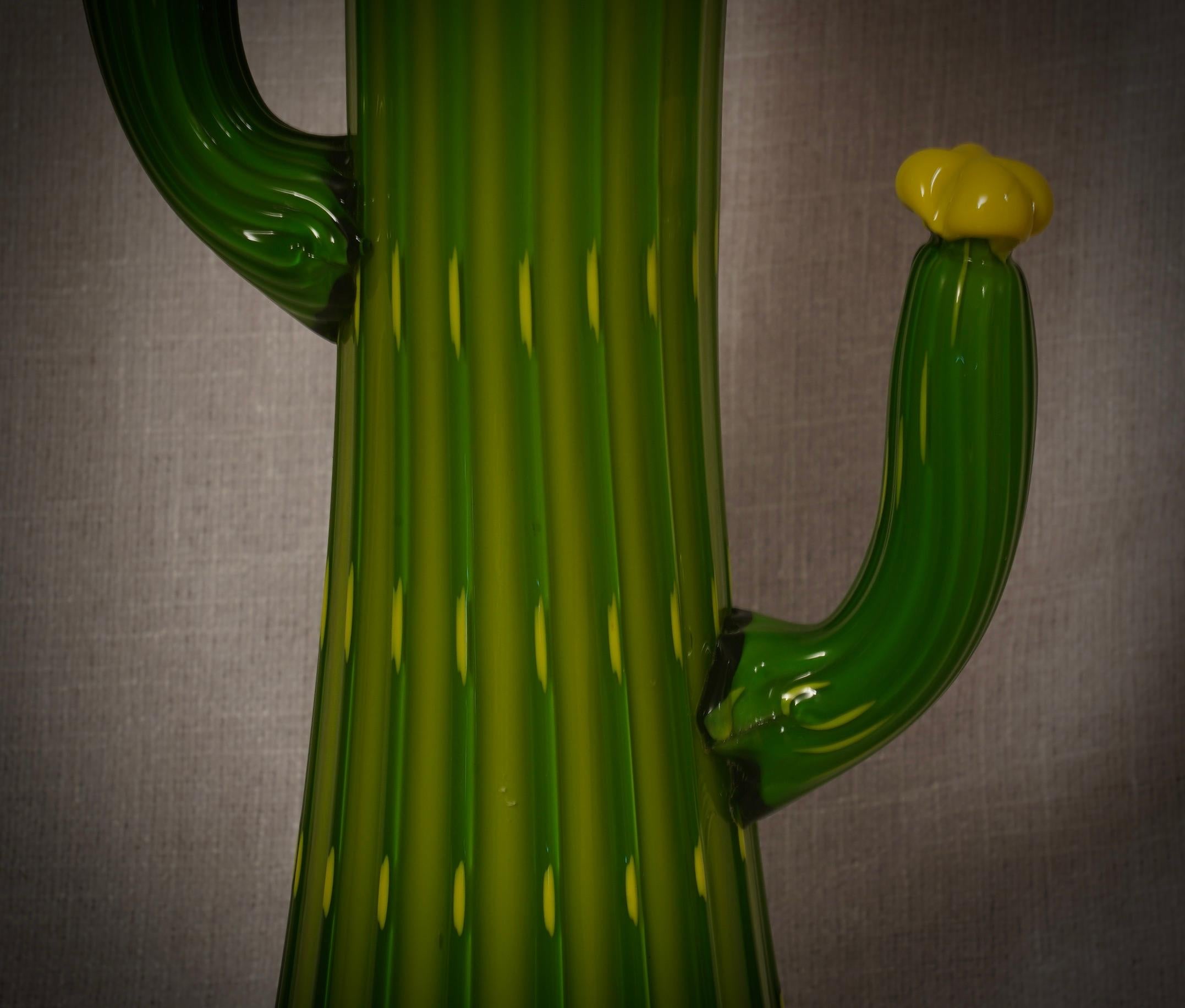 Vase du milieu du siècle en verre d'art The Artful Green & Greene, 2000 Bon état - En vente à Roma, Lazio