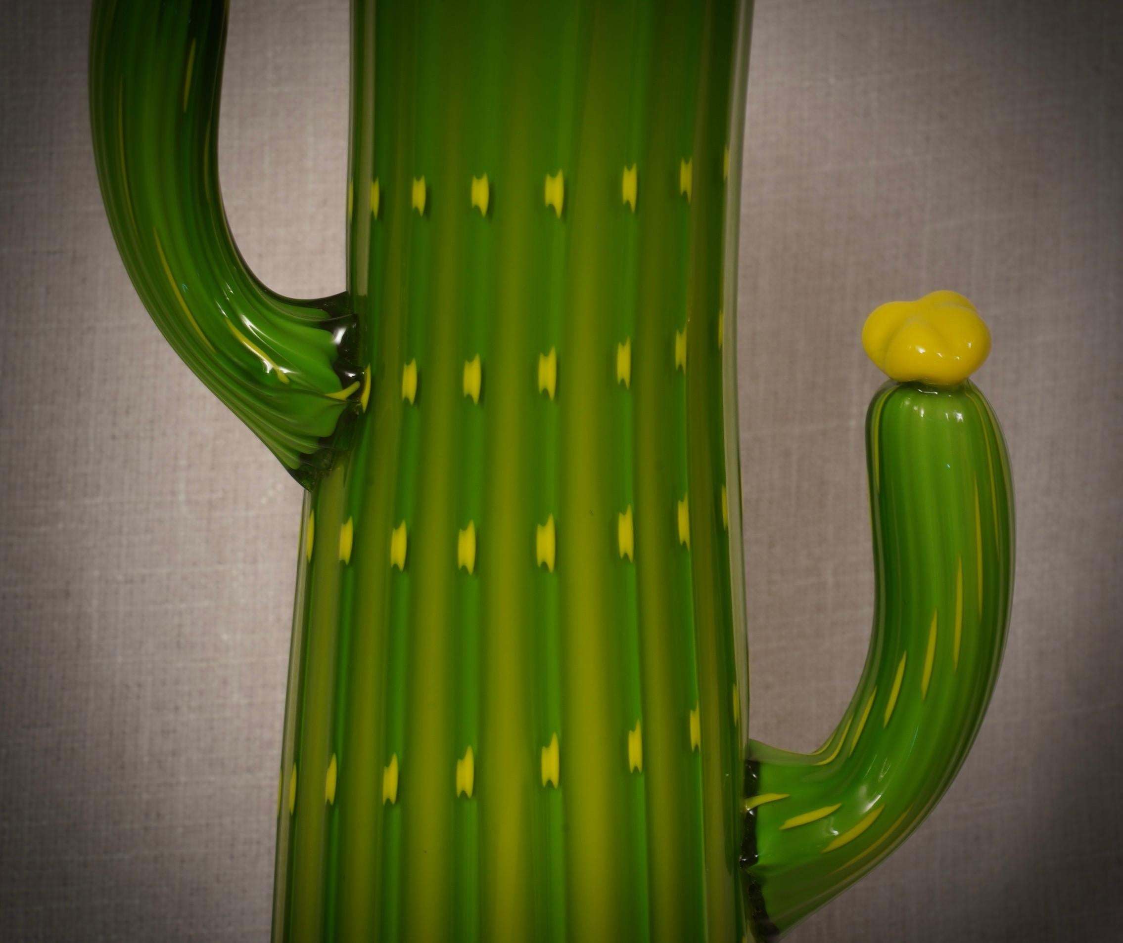 Vase du milieu du siècle en verre d'art The Artful Green & Greene, 2000 Bon état - En vente à Roma, Lazio