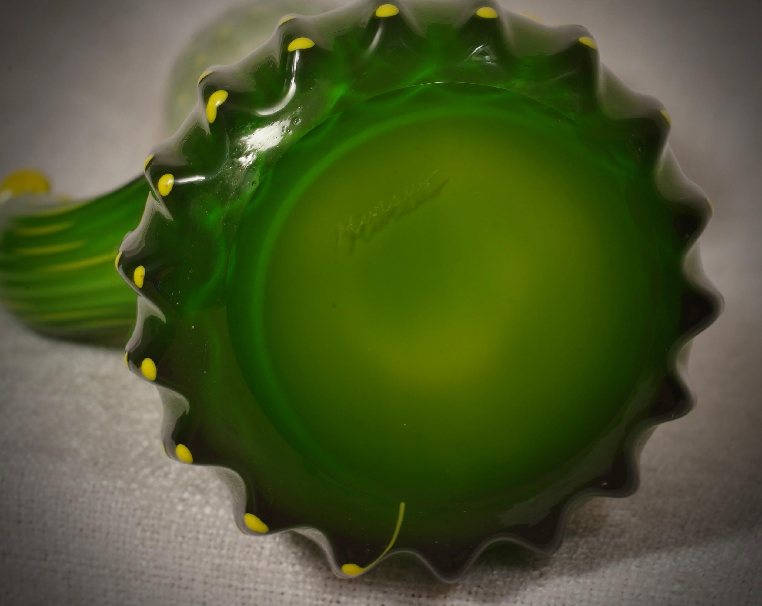 Verre de Murano Vase du milieu du siècle en verre d'art The Artful Green & Greene, 2000 en vente