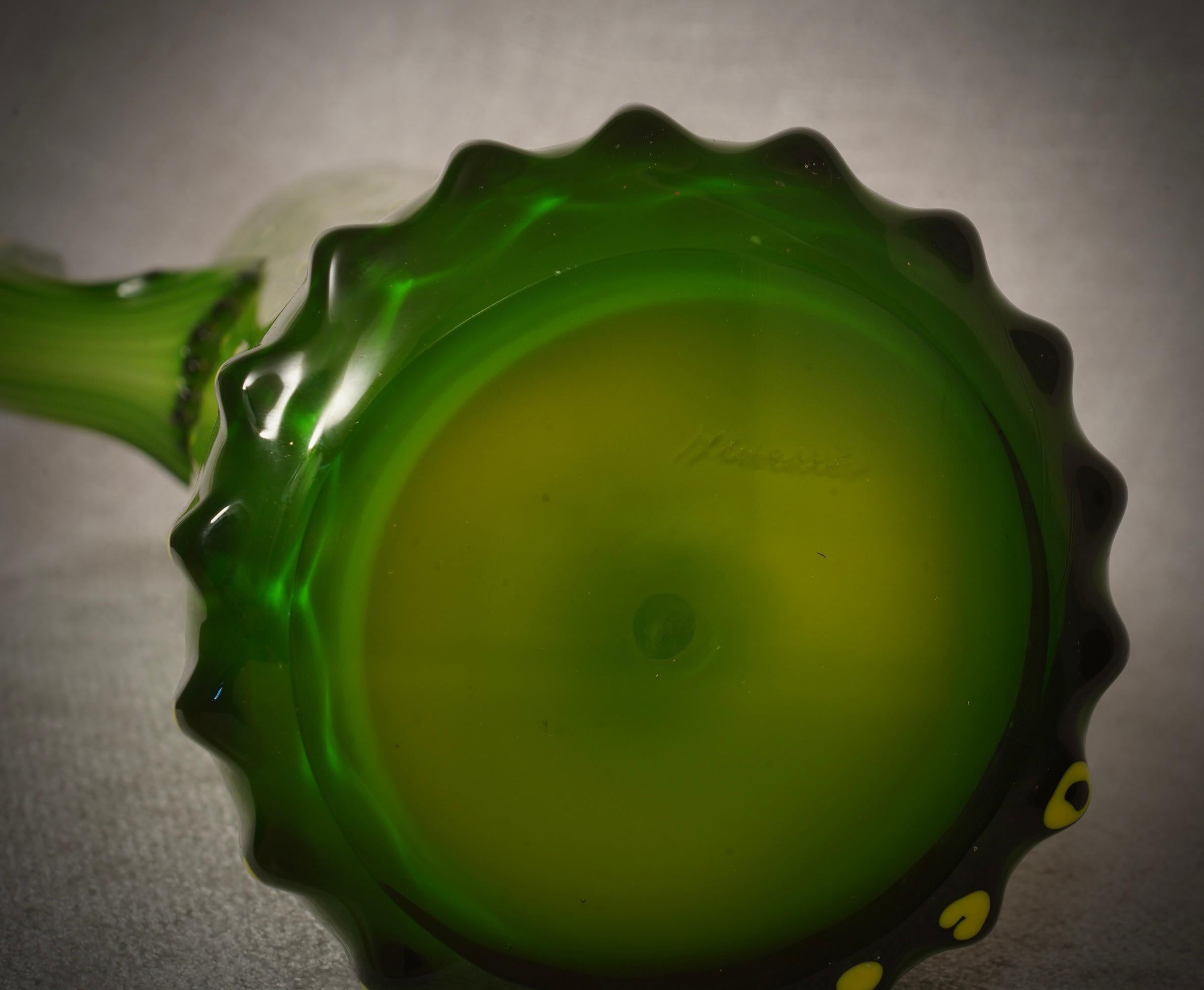 Verre de Murano Vase du milieu du siècle en verre d'art The Artful Green & Greene, 2000 en vente