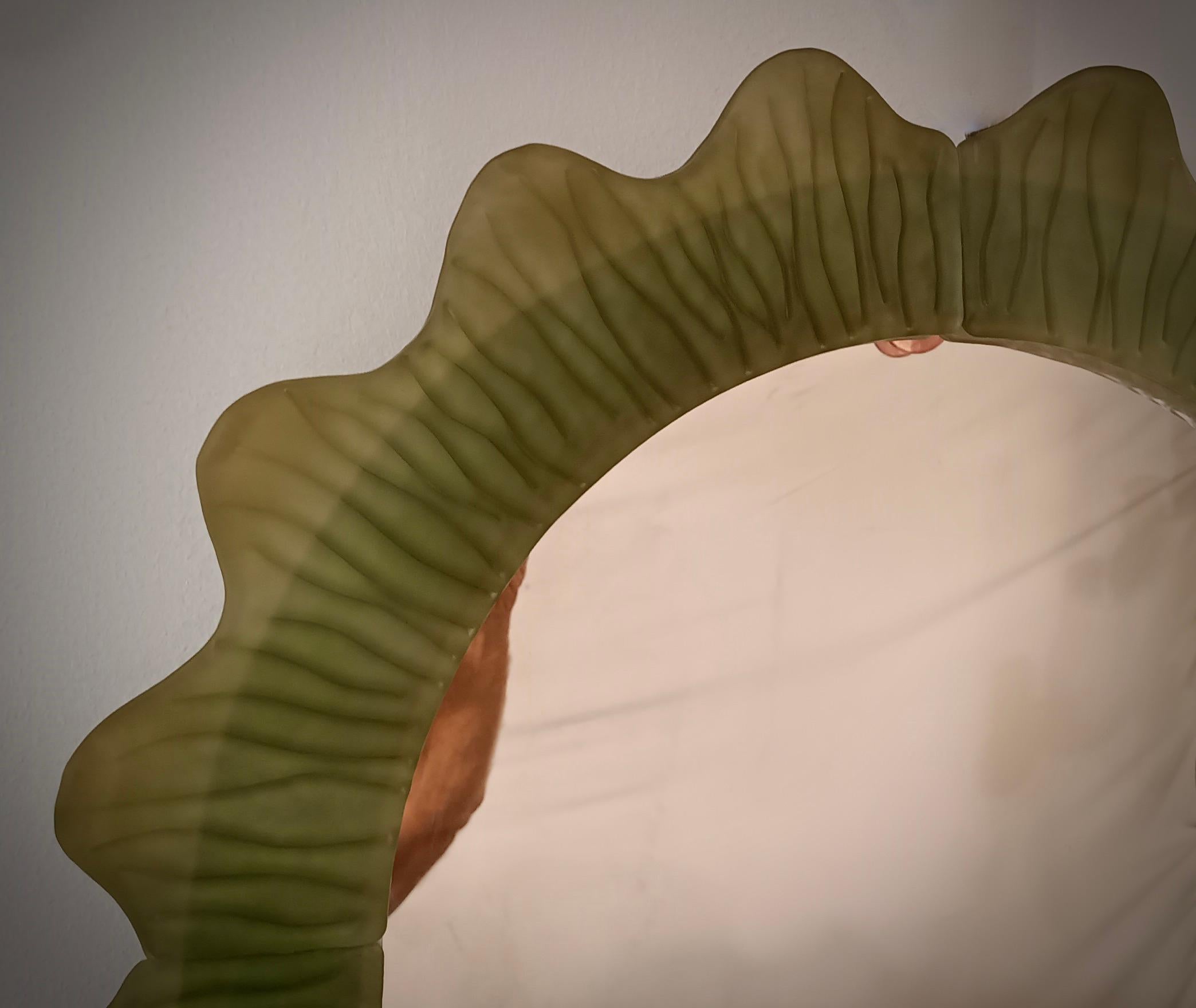 Console / miroir mural italien en verre d'art vert de Murano et laiton, 2020 en vente 1