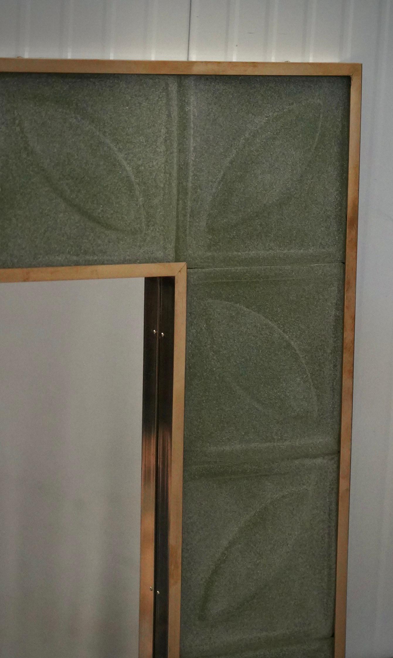 Laiton Miroir mural console italien du milieu du siècle en verre d'art vert et laiton de Murano, 2020 en vente