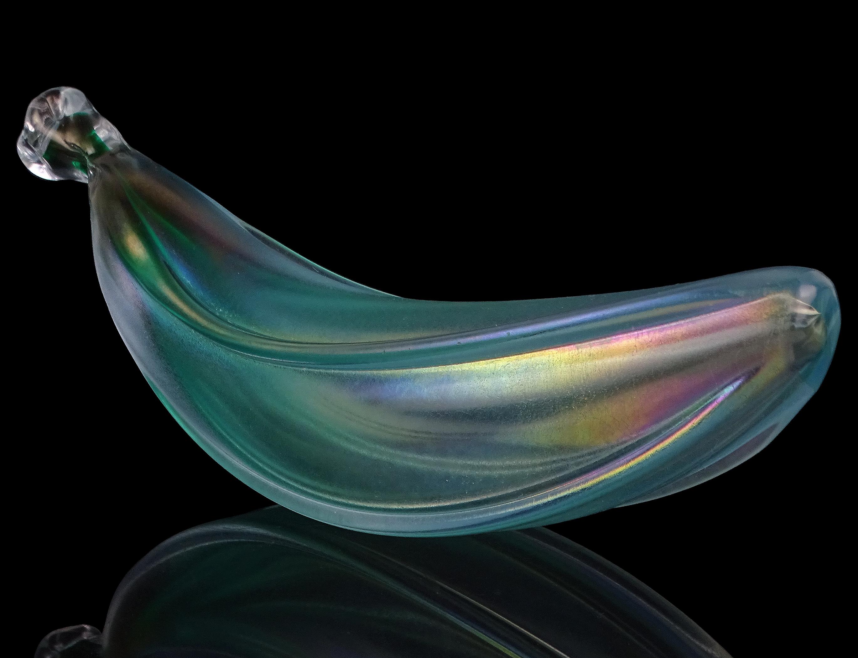 Fatto a mano The Artful Green Blu Oro Iridescente di Murano Scultura di frutta mela banana in vetro artistico italiano in vendita