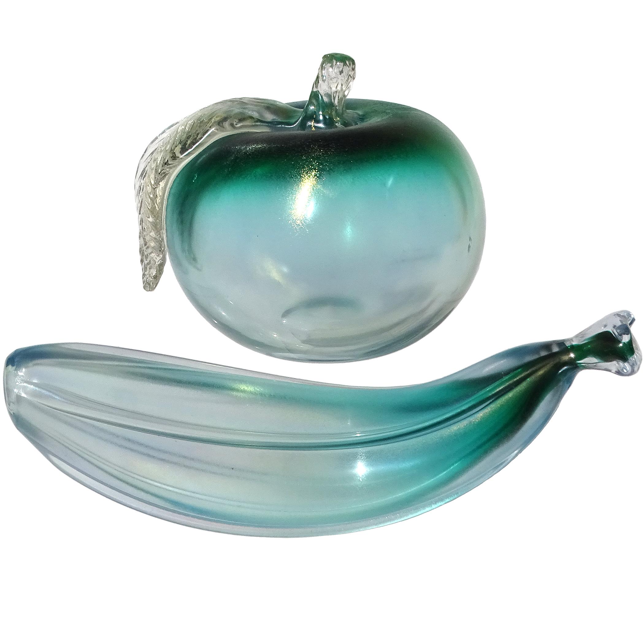 XX secolo The Artful Green Blu Oro Iridescente di Murano Scultura di frutta mela banana in vetro artistico italiano in vendita