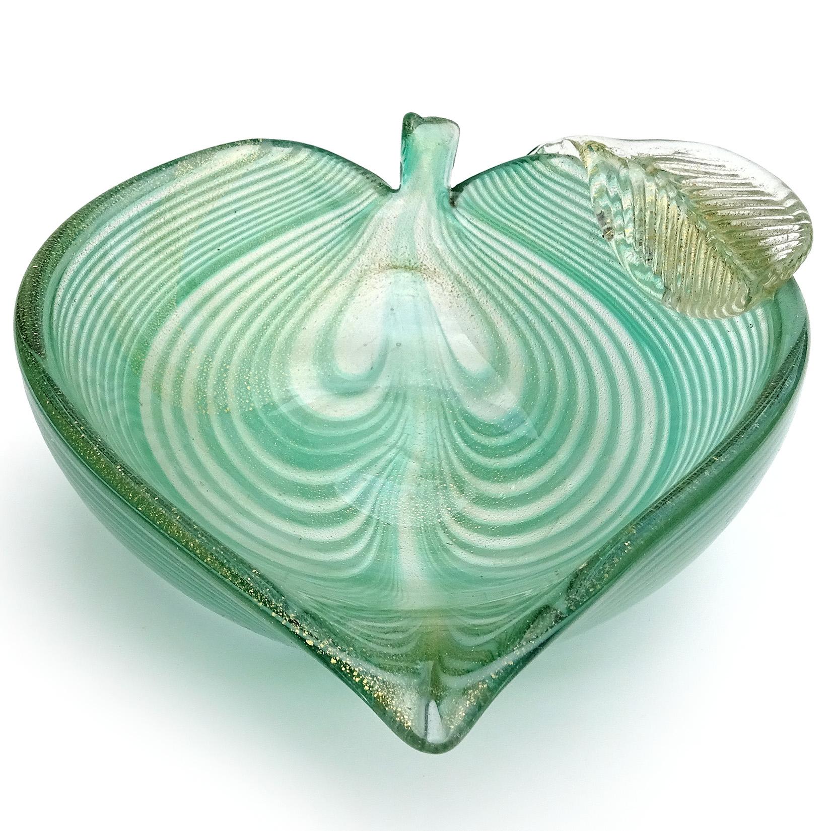 Beautiful vintage Murano hand blown green pulled feather and gold leaf Italian art glass leaf shaped decorative bowl. Created in the 