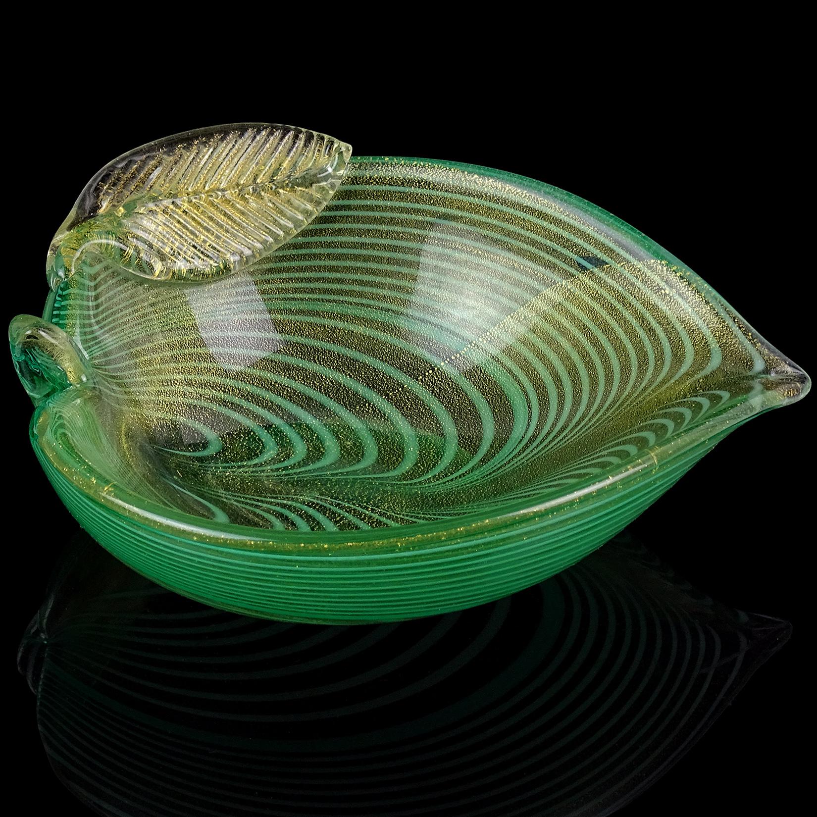 Mid-Century Modern Murano Green Fenicio Pulled Feather Gold Flecks Italian Art Glass Leaf Bowl For Sale