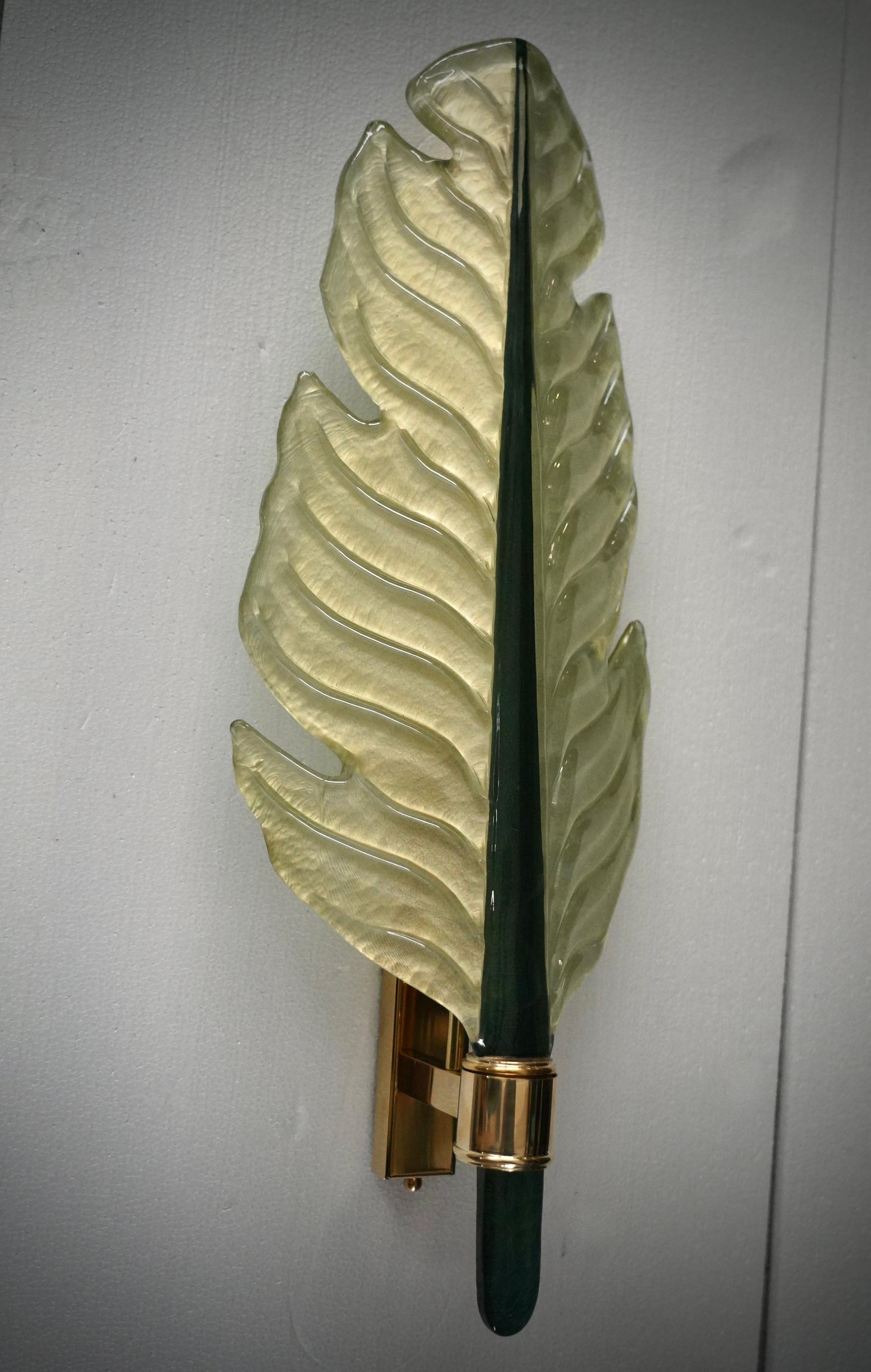 Murano Green Glass and Brass Wall Light and Sconces, 1980 In Good Condition For Sale In Rome, IT