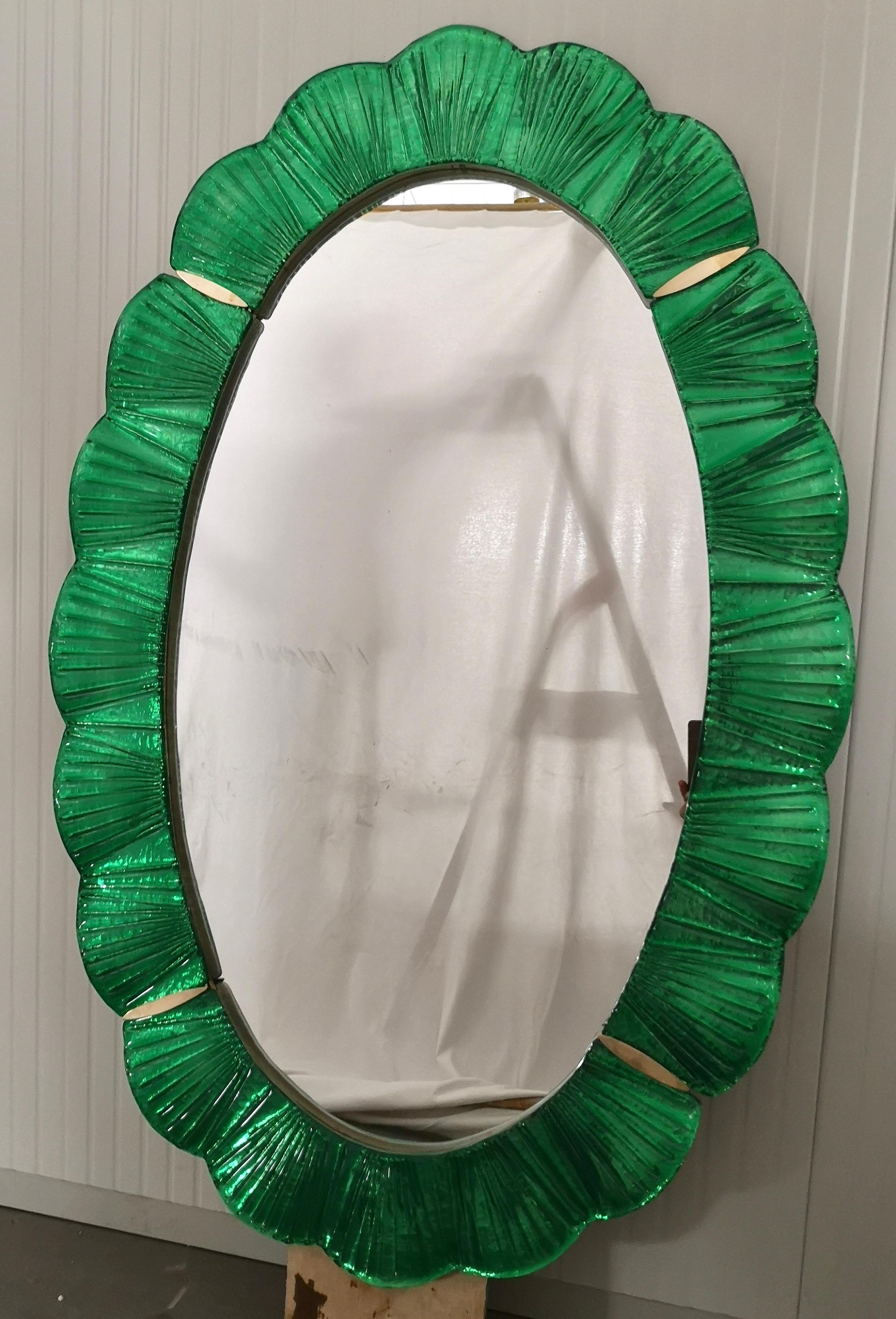 Murano Green Glass and Brass Wall Mirror, 1990 In Good Condition For Sale In Rome, IT