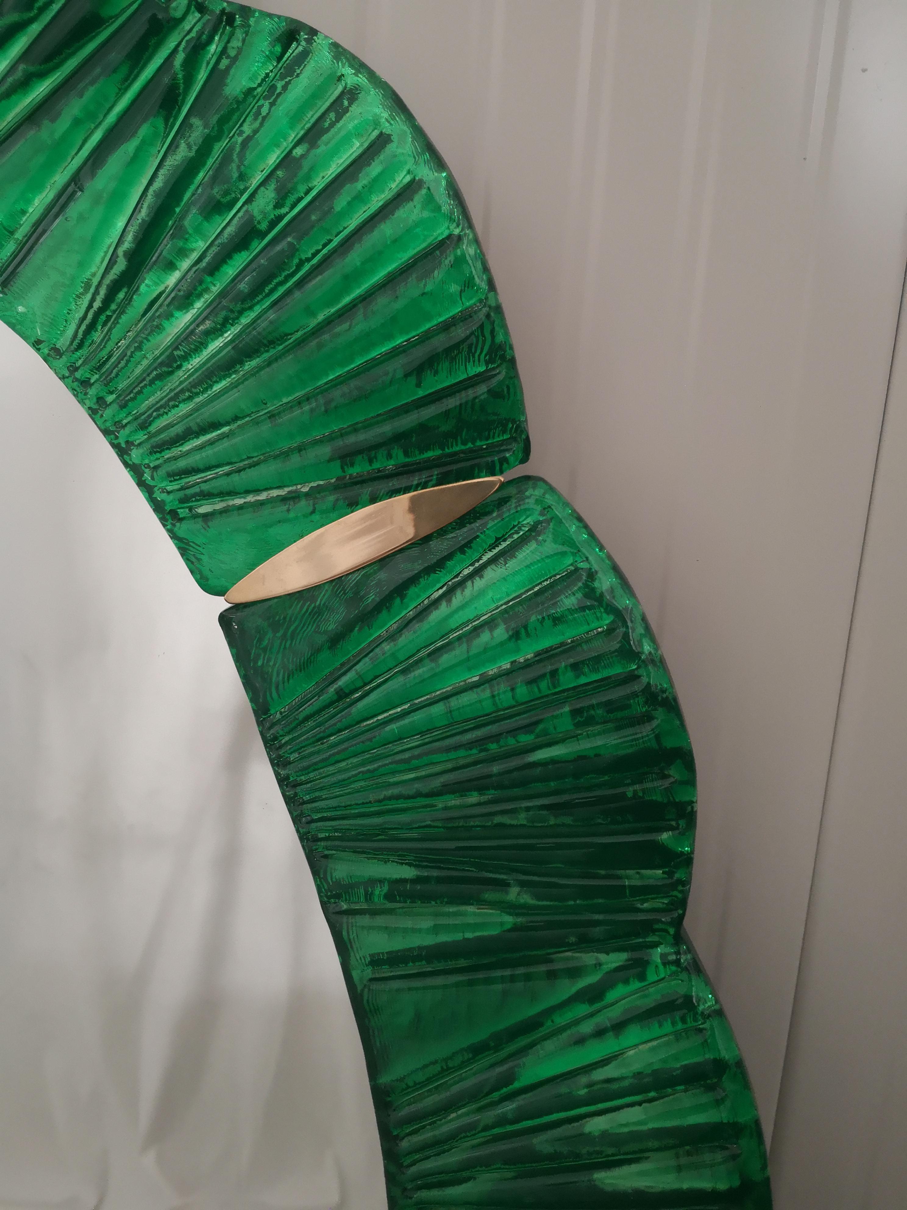 Fin du 20e siècle Console / Miroir mural de Murano en verre vert et laiton, 1990 en vente