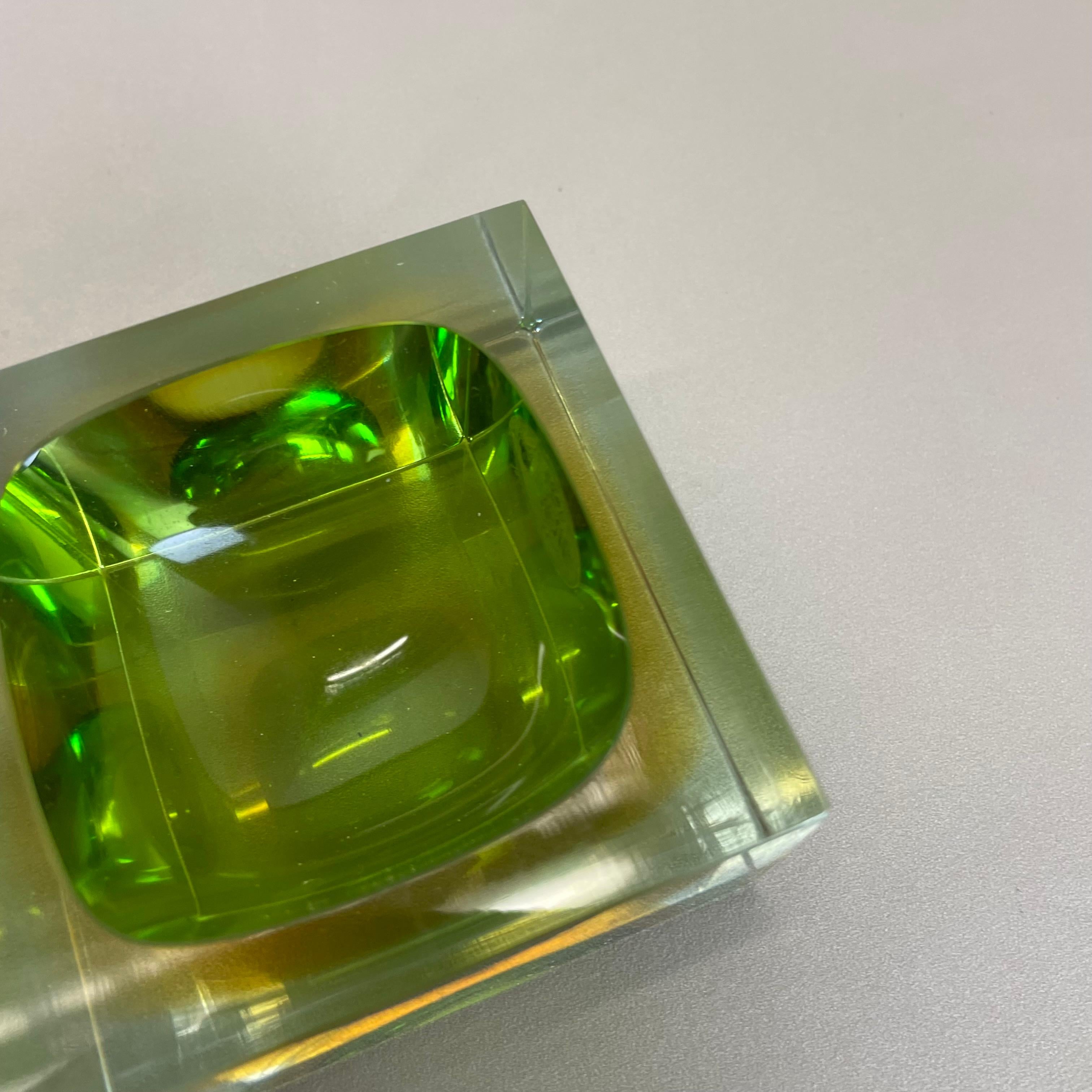 Murano green Glass Sommerso Block Cube Ashtray Element Flavio Poli, Italy, 1970s 5