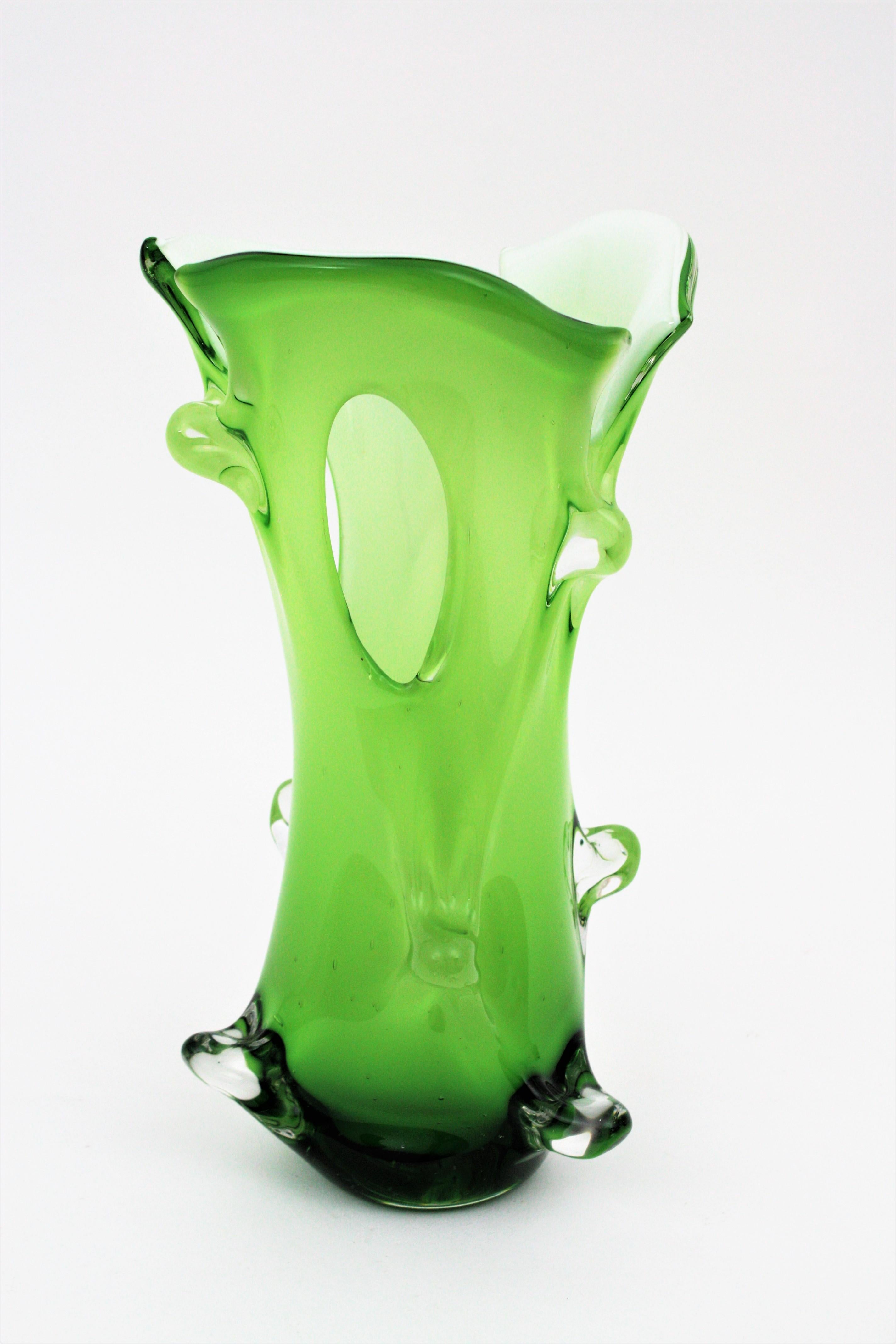 Vase Forato d'art italien en verre de Murano vert Excellent état - En vente à Barcelona, ES