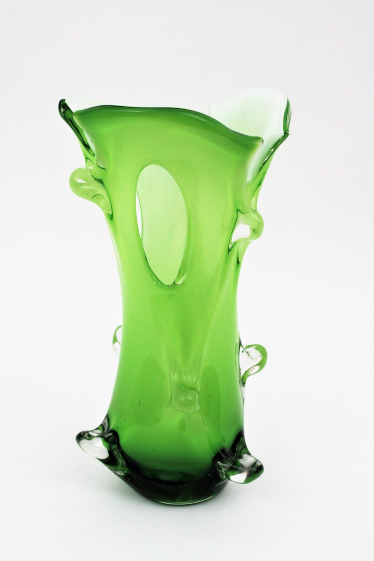 Murano Green Italian Art Glass Forato Vase In Excellent Condition For Sale In Barcelona, ES