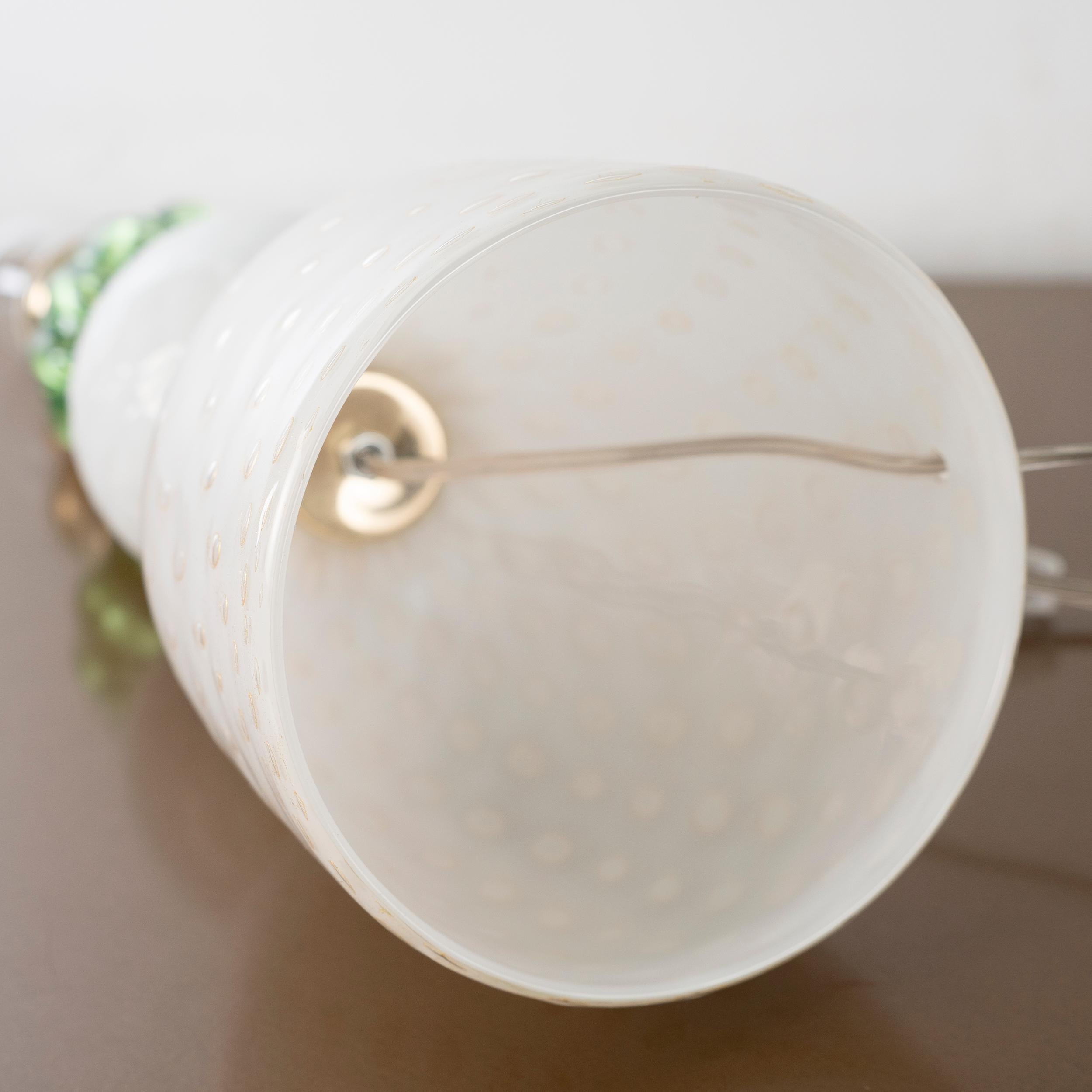 Laiton Lampe de table en verre vert blanc or de Murano, Seguso Vintage Made in Italy en stock en vente