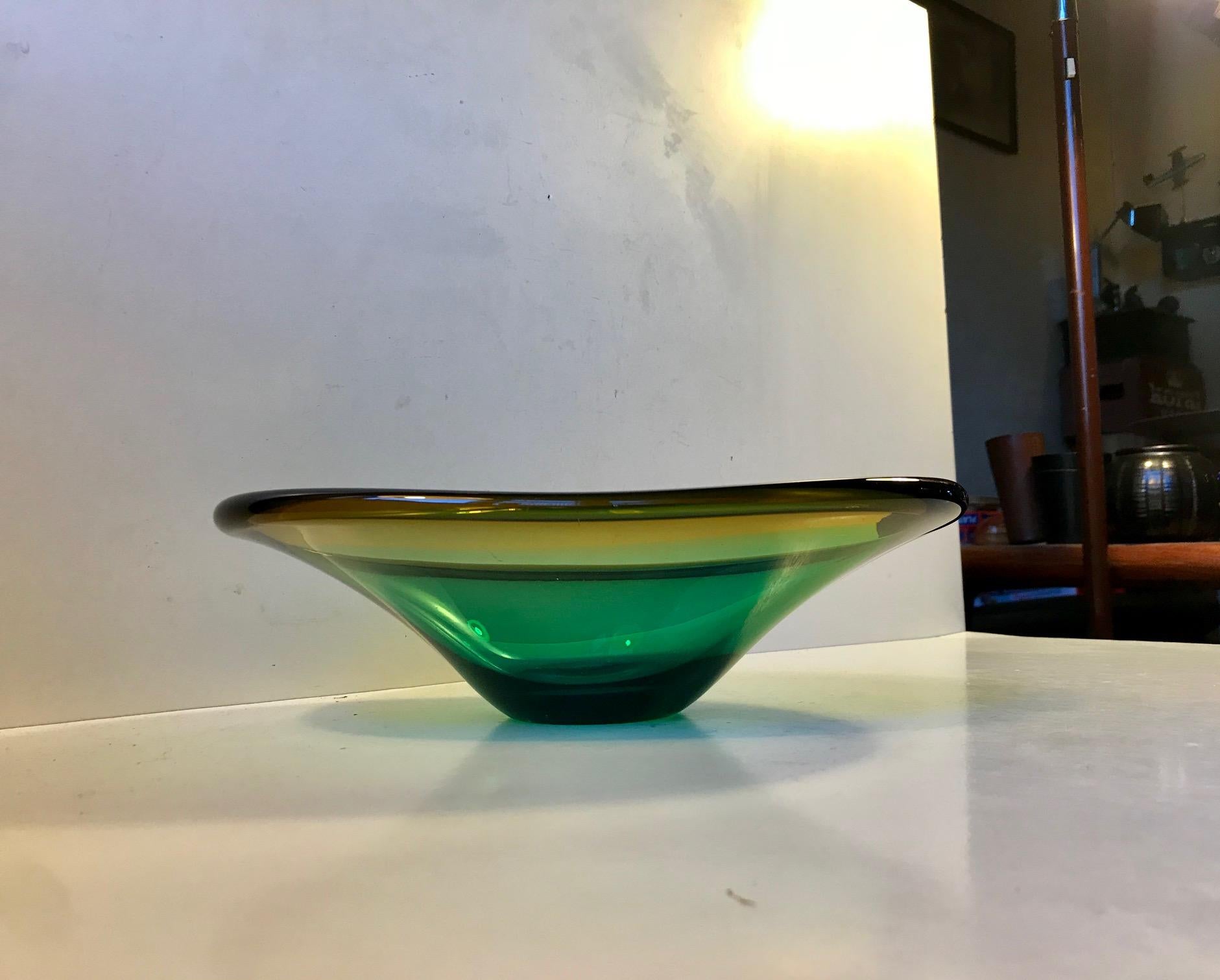 Murano Green and Yellow Centerpiece Dish by Flavio Poli, 1960s In Good Condition In Esbjerg, DK