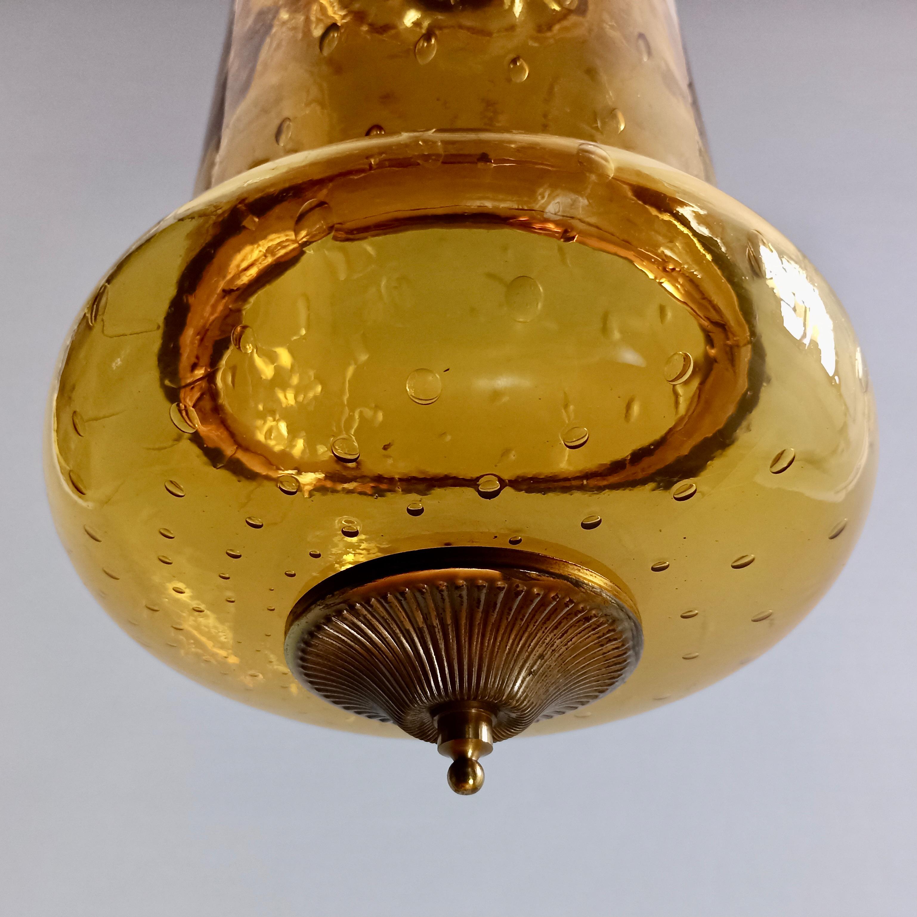 Murano hand-blown Bulicante glass lantern with brass frame. Italy, late 1950s. For Sale 2