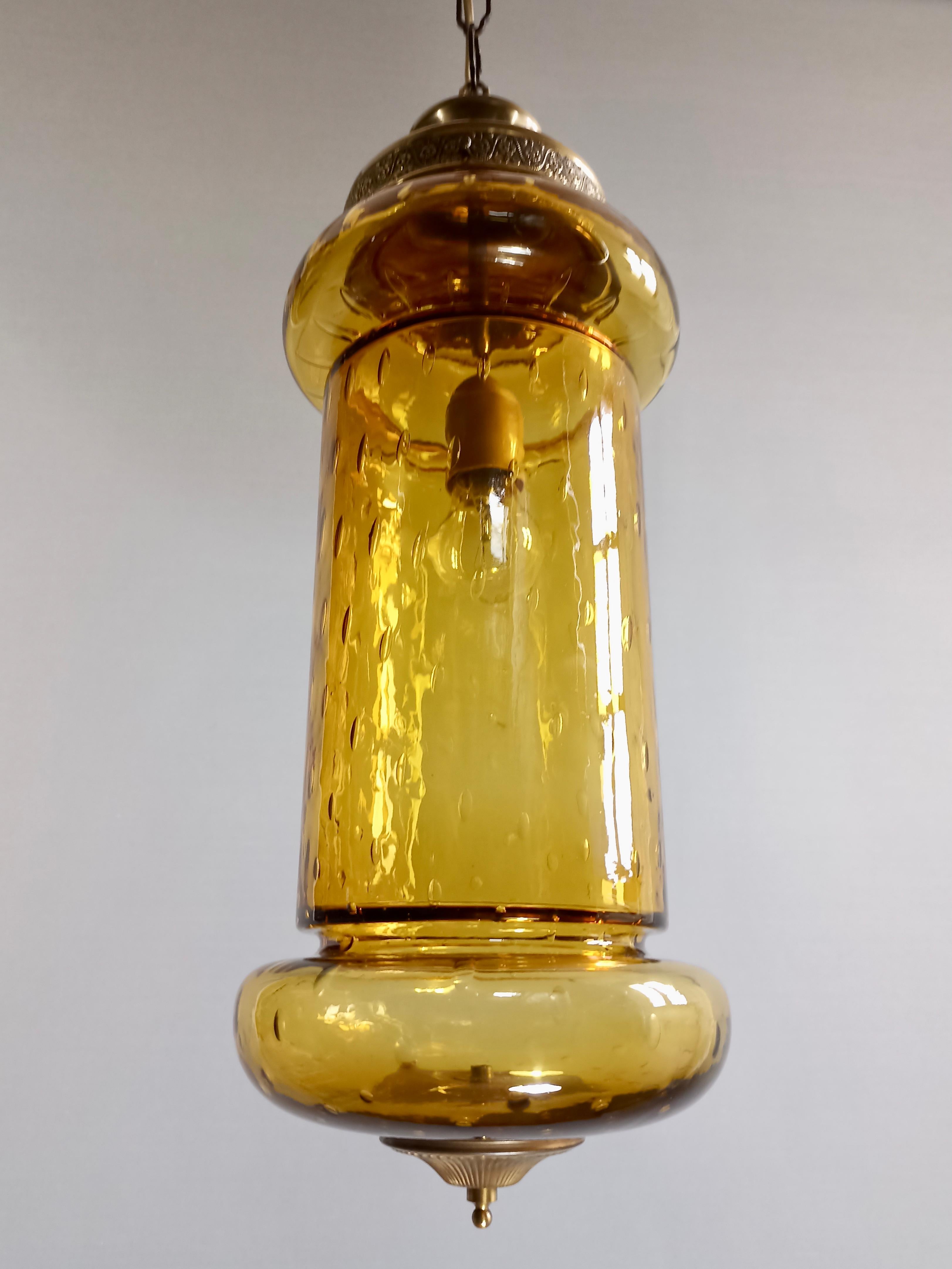 Hand-Crafted Murano hand-blown Bulicante glass lantern with brass frame. Italy, late 1950s. For Sale