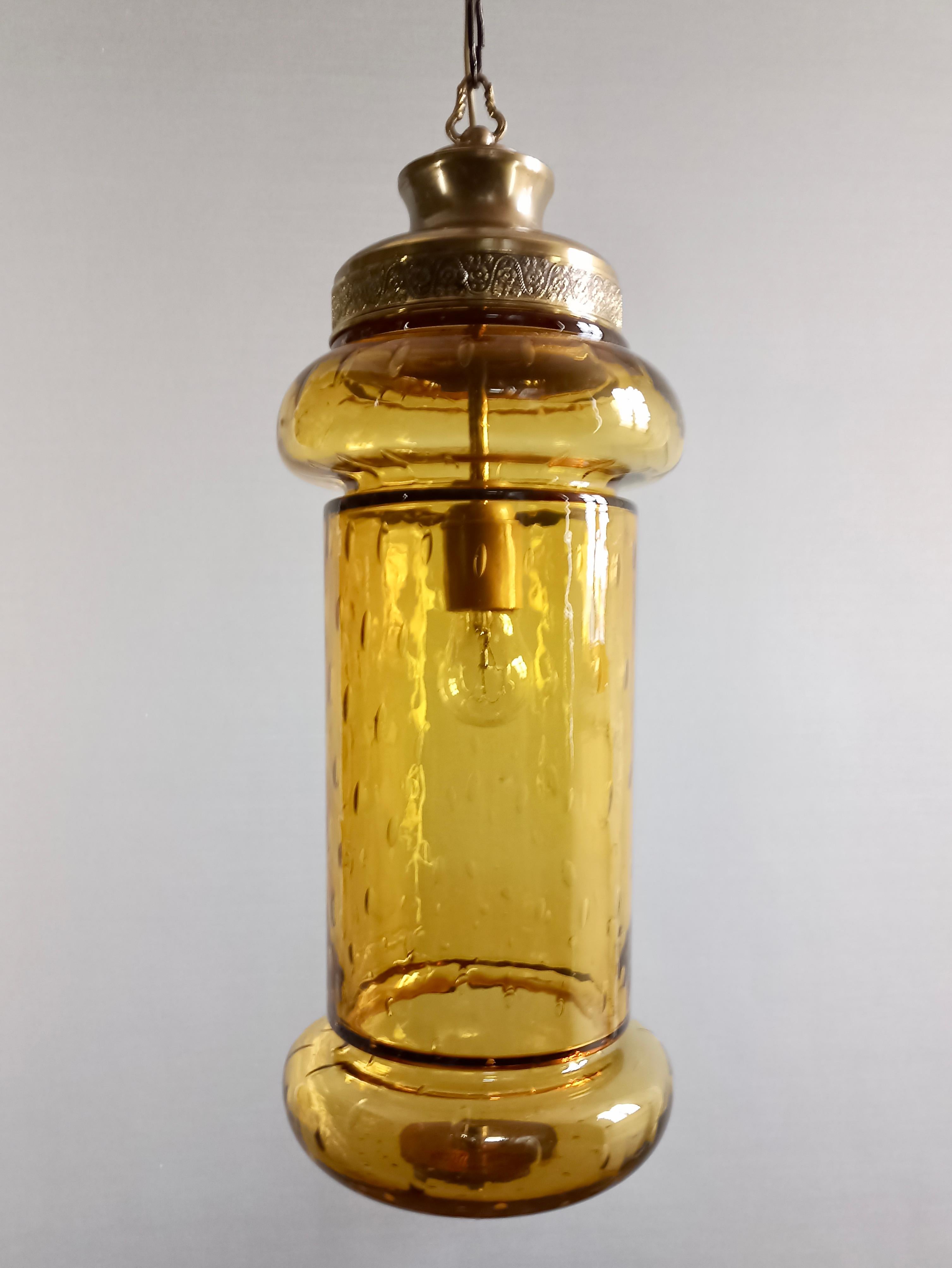 Murano hand-blown Bulicante glass lantern with brass frame. Italy, late 1950s. In Good Condition For Sale In Caprino Veronese, VR