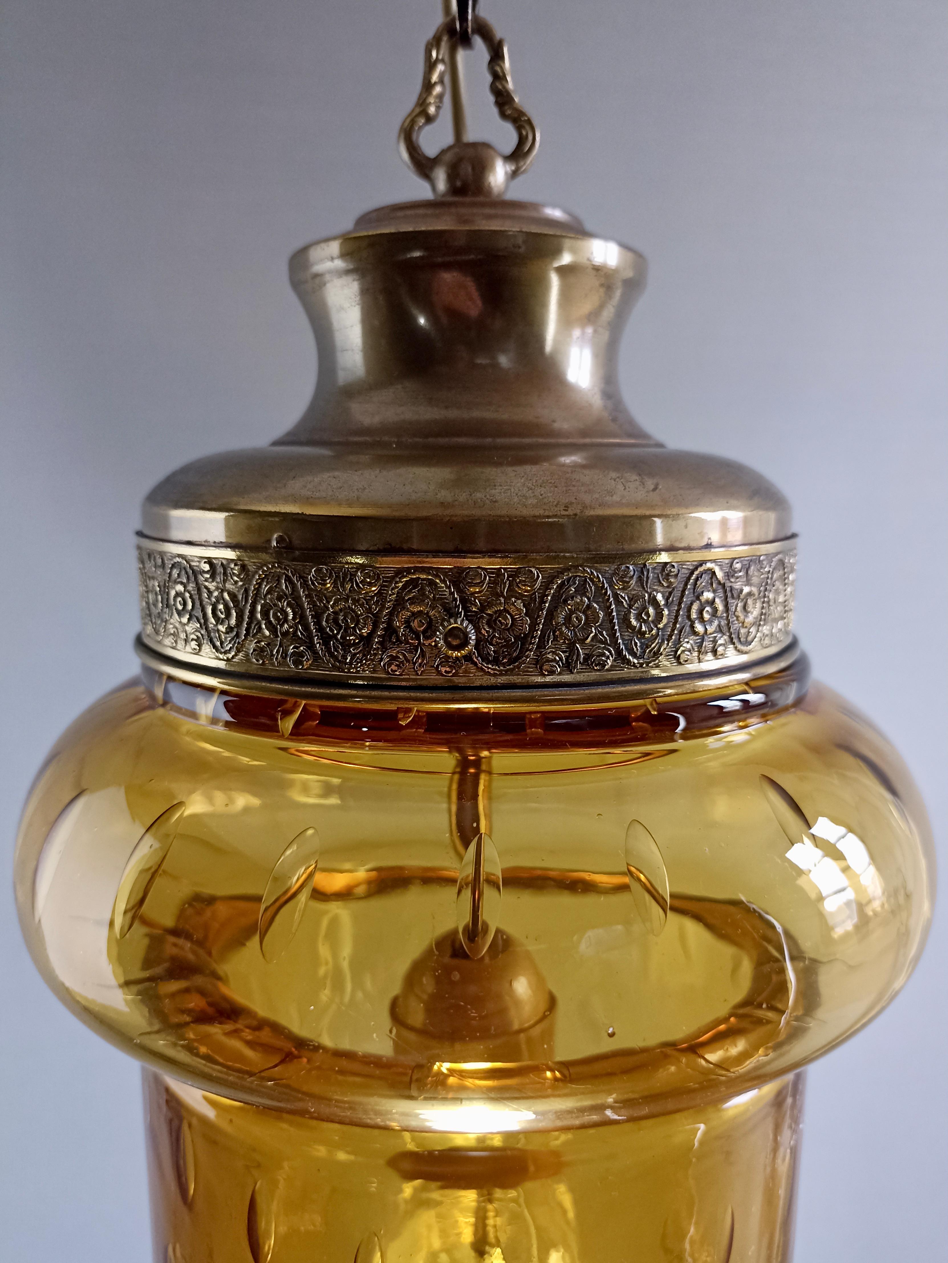Brass Murano hand-blown Bulicante glass lantern with brass frame. Italy, late 1950s. For Sale