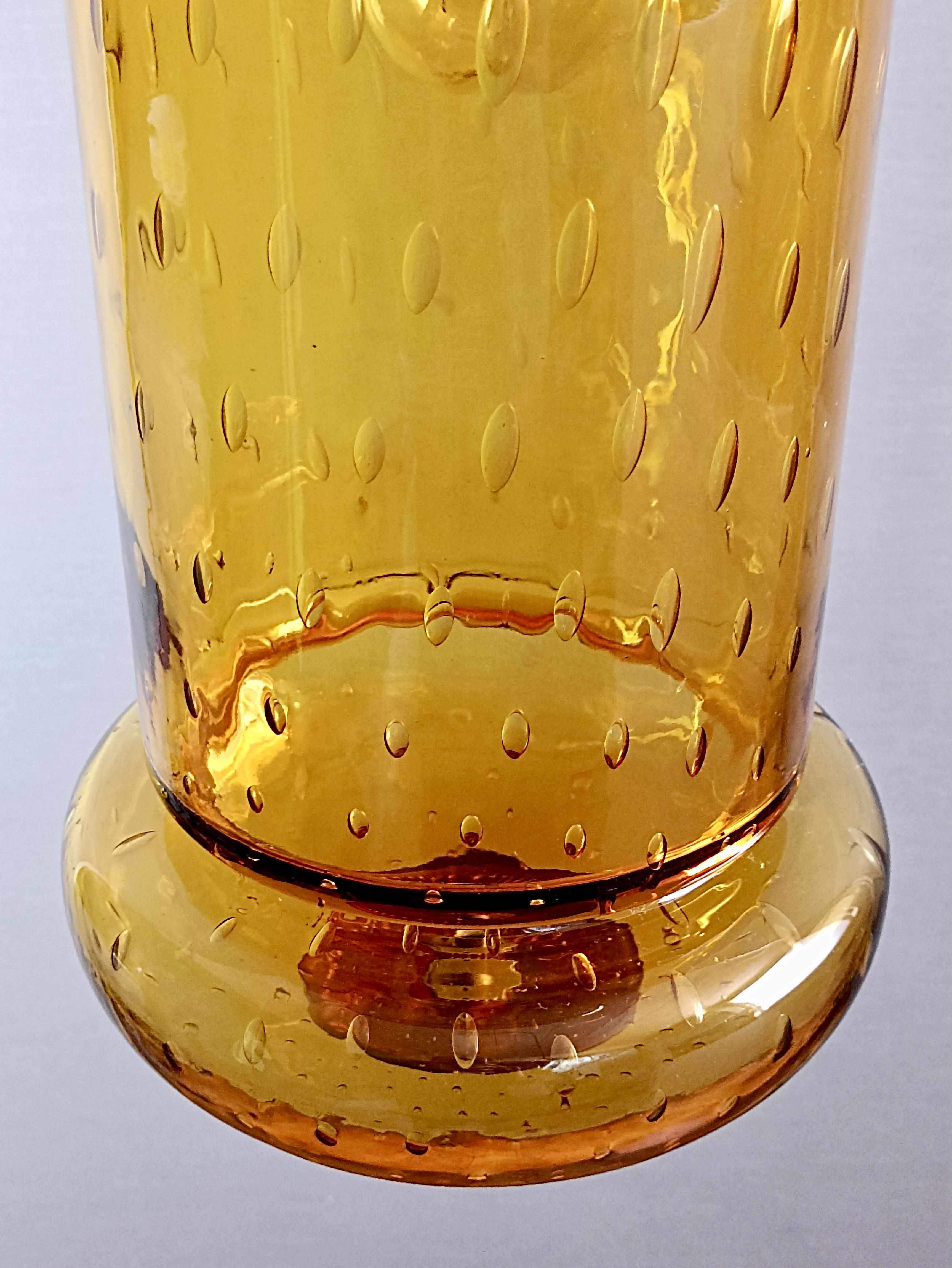 Murano hand-blown Bulicante glass lantern with brass frame. Italy, late 1950s. For Sale 1