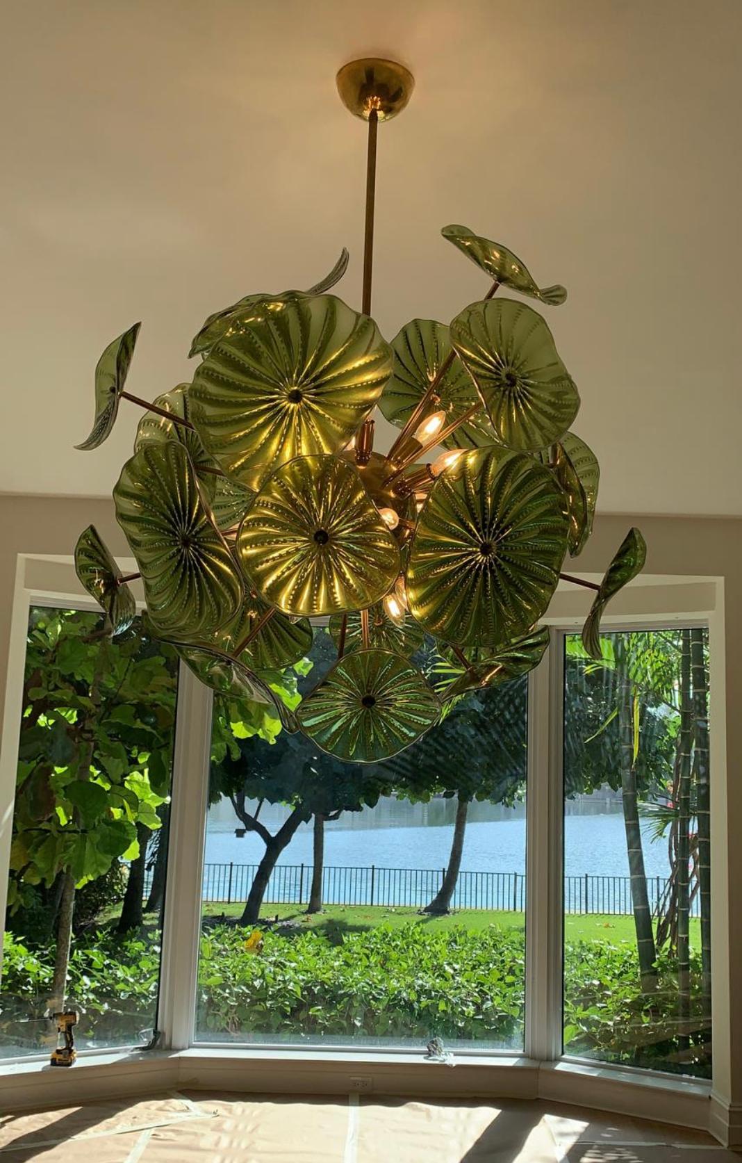 Murano Hand Blown Chartreuse Green Glass Chandelier In Excellent Condition For Sale In Miami, FL