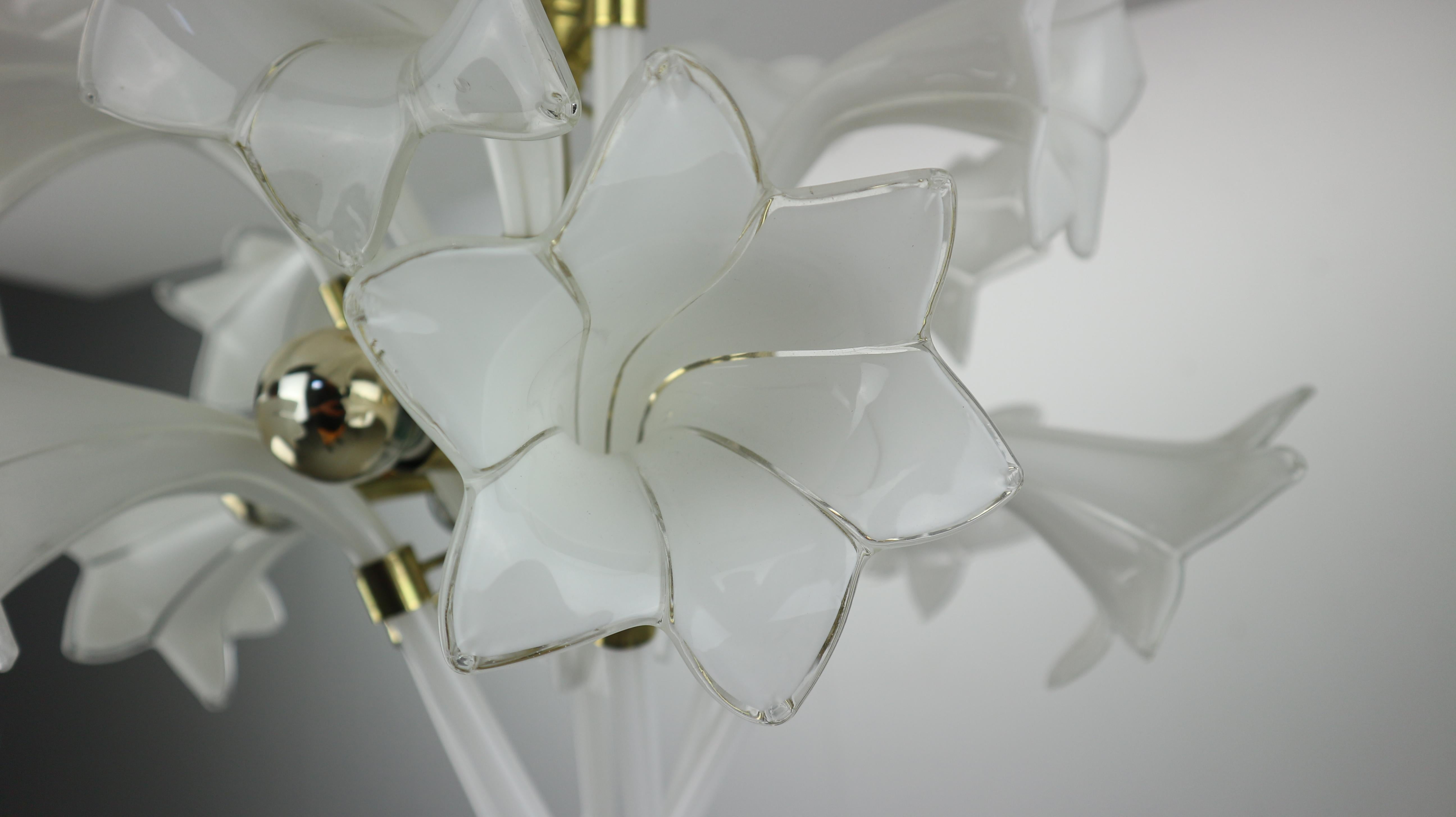 Franco Luce Murano Hand Blown Glass Calla-Lily Chandelier, 1950s For Sale 1