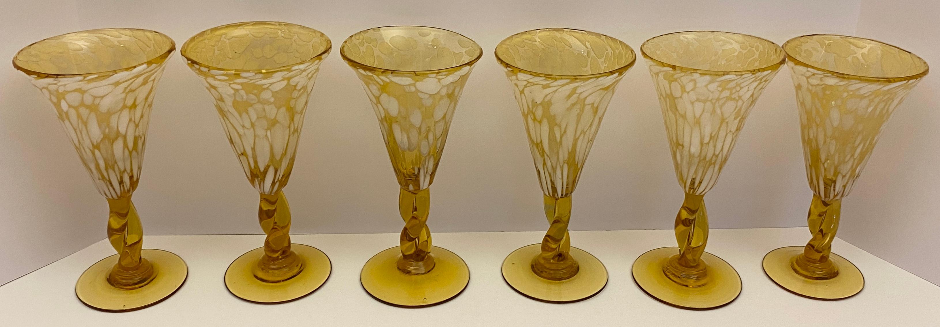 Verre brun Gobelets en verre soufflé à la main de Murano, lot de 6 en vente