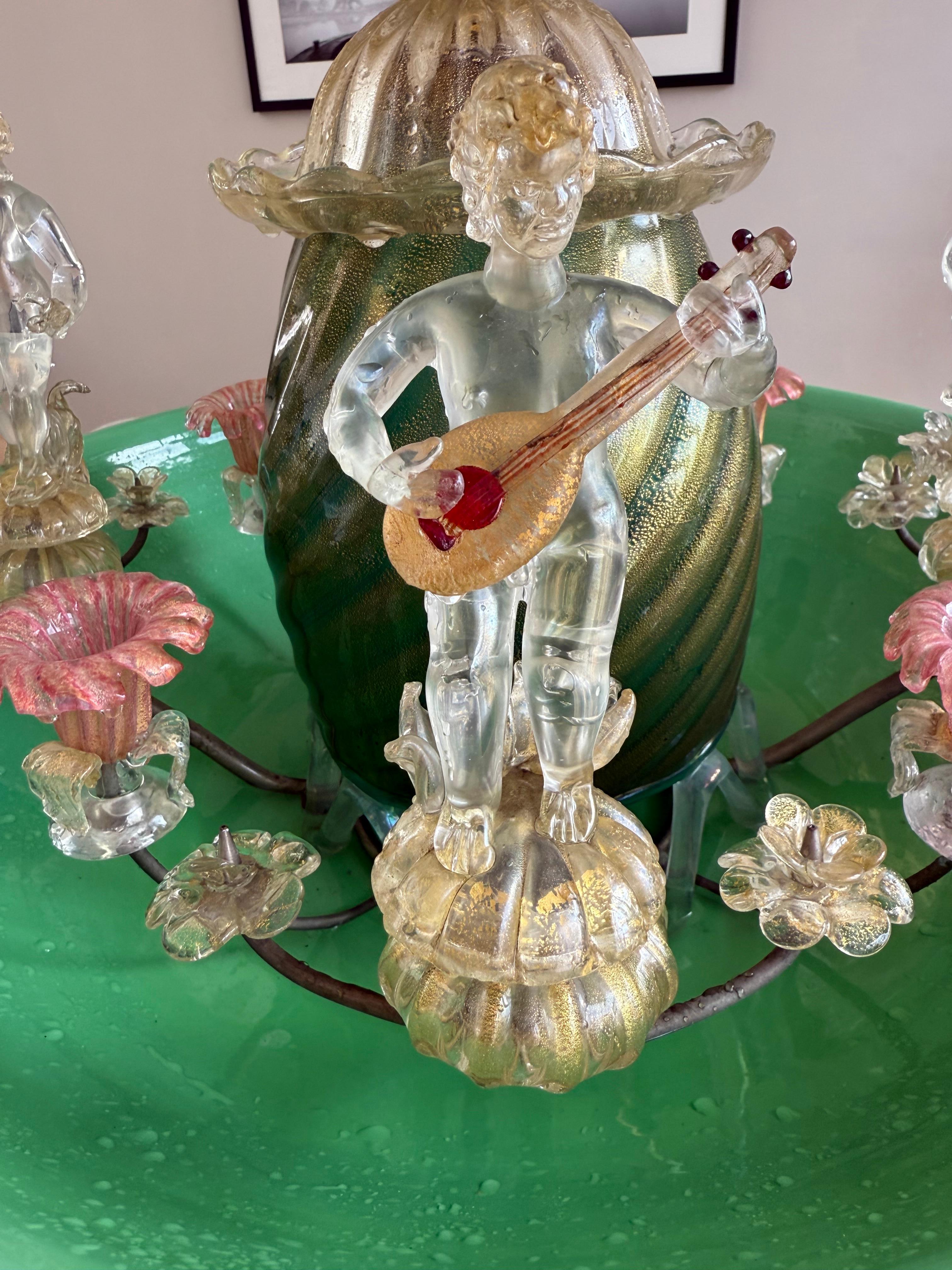 Fatto a mano Fontana da tavolo in vetro soffiato a mano di Murano con inclusioni di foglie d'oro, Att Gino Cenedese in vendita