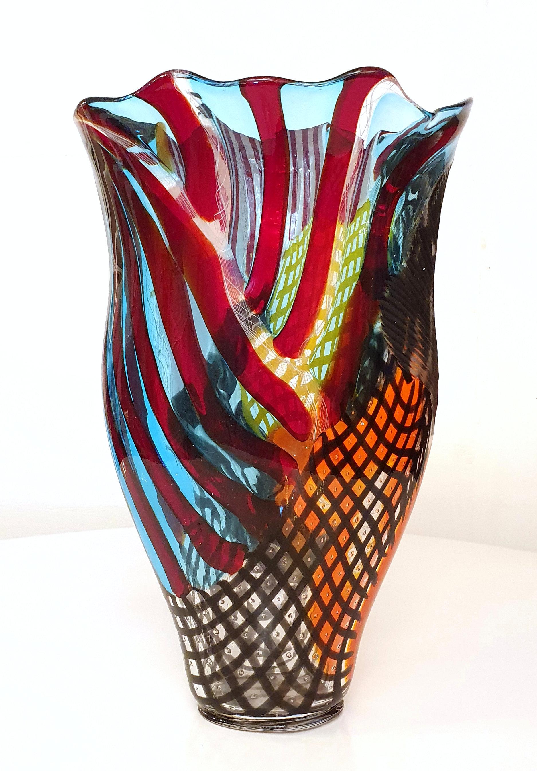 Murano Hand Blown Glass Vase Signed by Lino Tagliapietra  For Sale 10