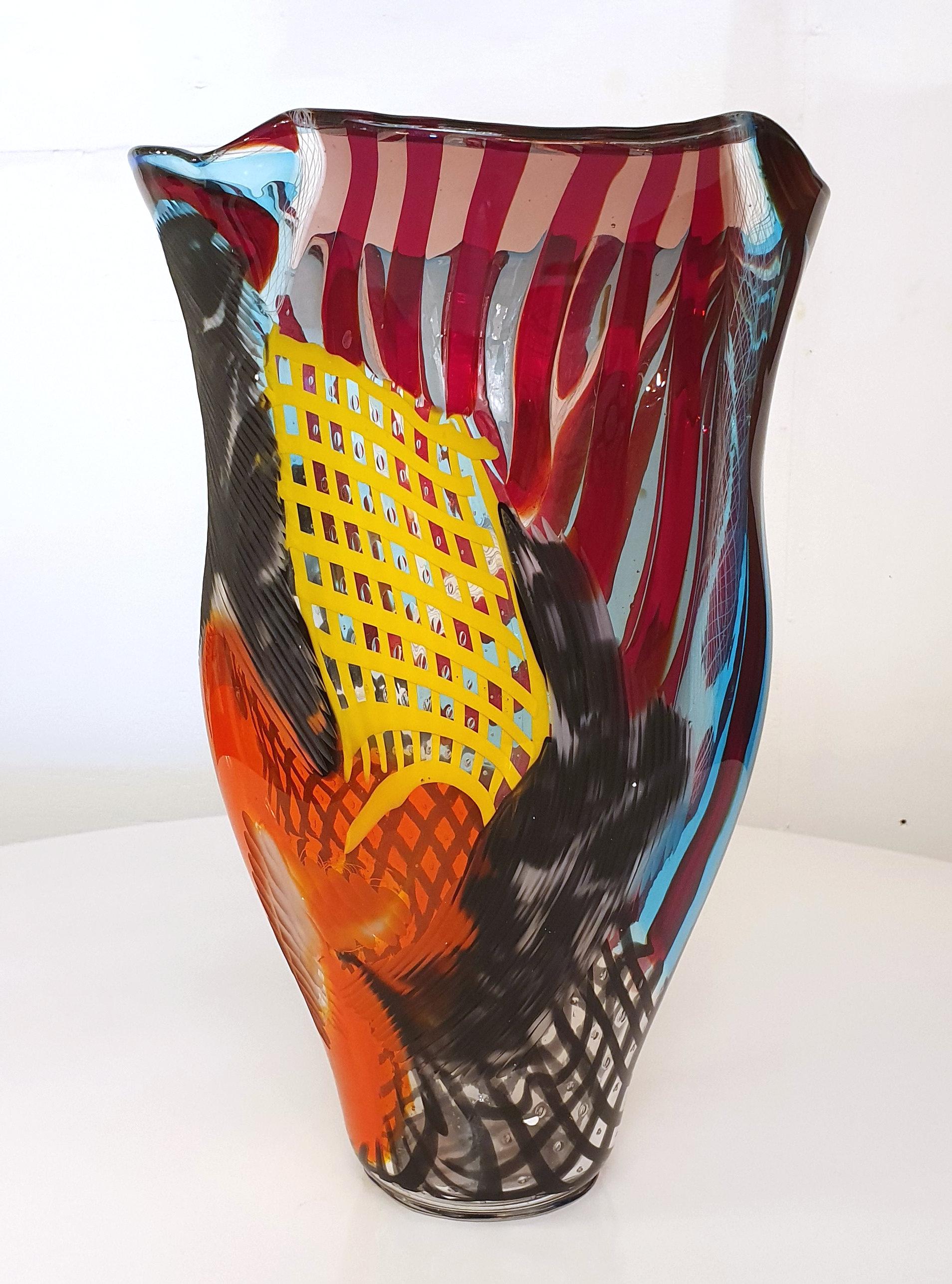 Murano Hand Blown Glass Vase Signed by Lino Tagliapietra  In Good Condition For Sale In London, GB