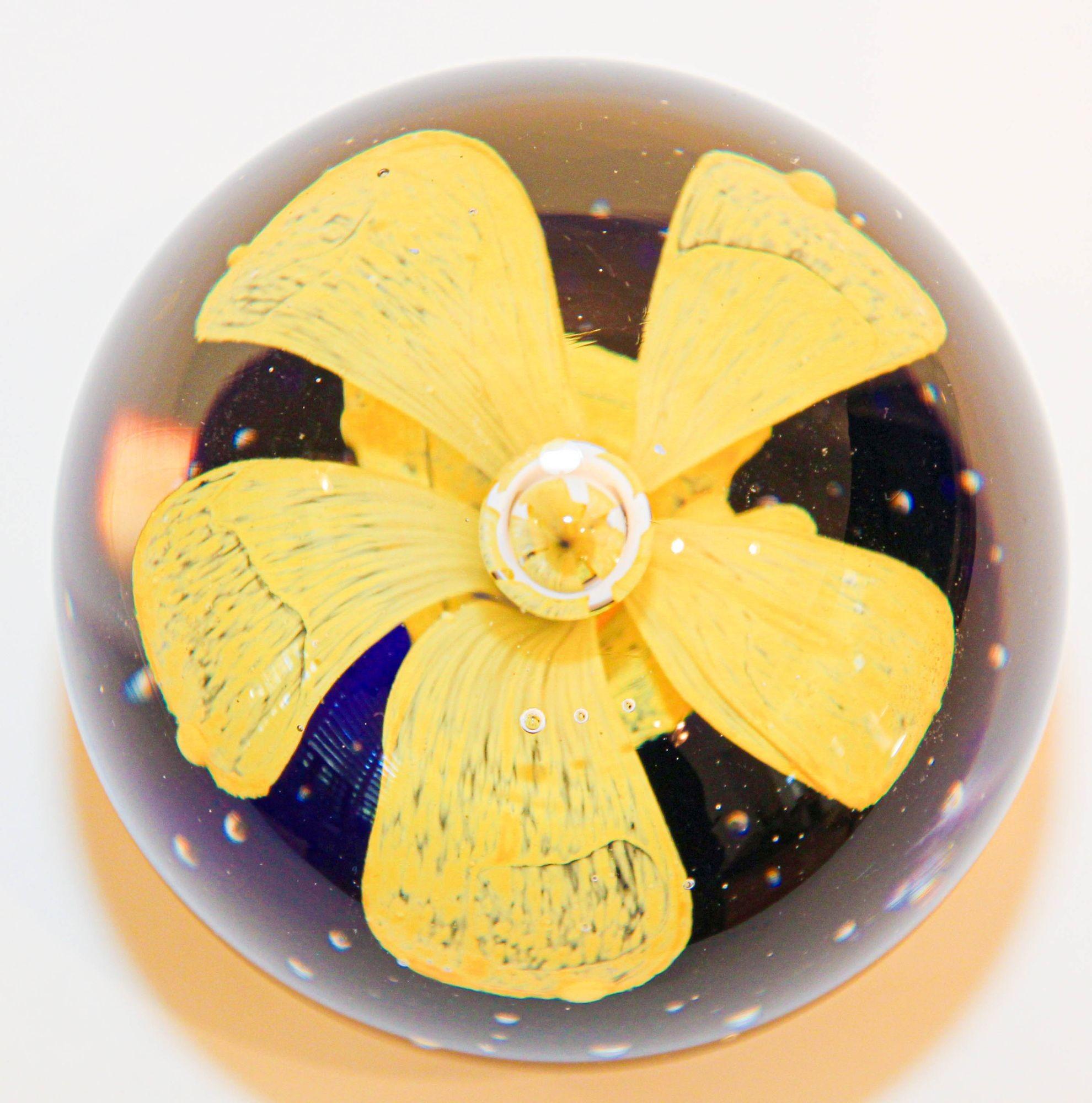 Murano Hand Blown Paperweight Yellow Flower with Blue Base Collectible Art Glass For Sale 2