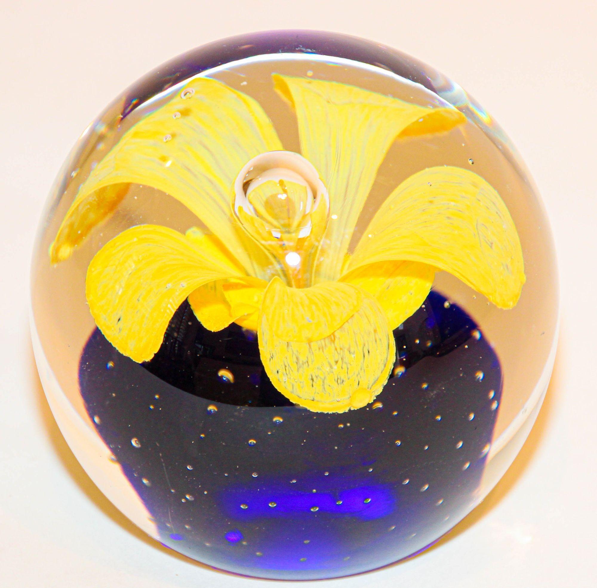 Murano Hand Blown Paperweight Yellow Flower with Blue Base Collectible Art Glass For Sale 3