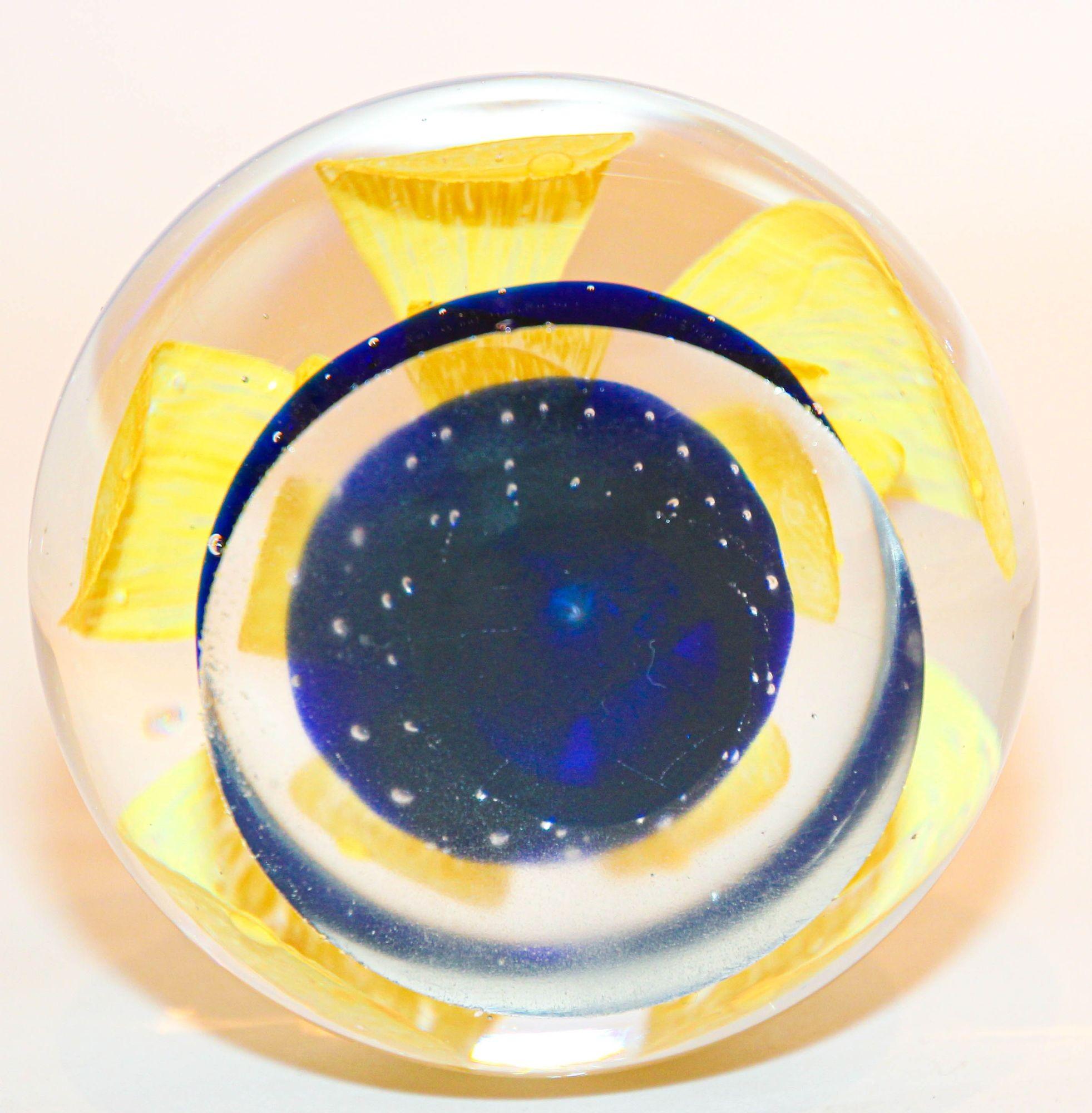 Murano Hand Blown Paperweight Yellow Flower with Blue Base Collectible Art Glass In Good Condition For Sale In North Hollywood, CA