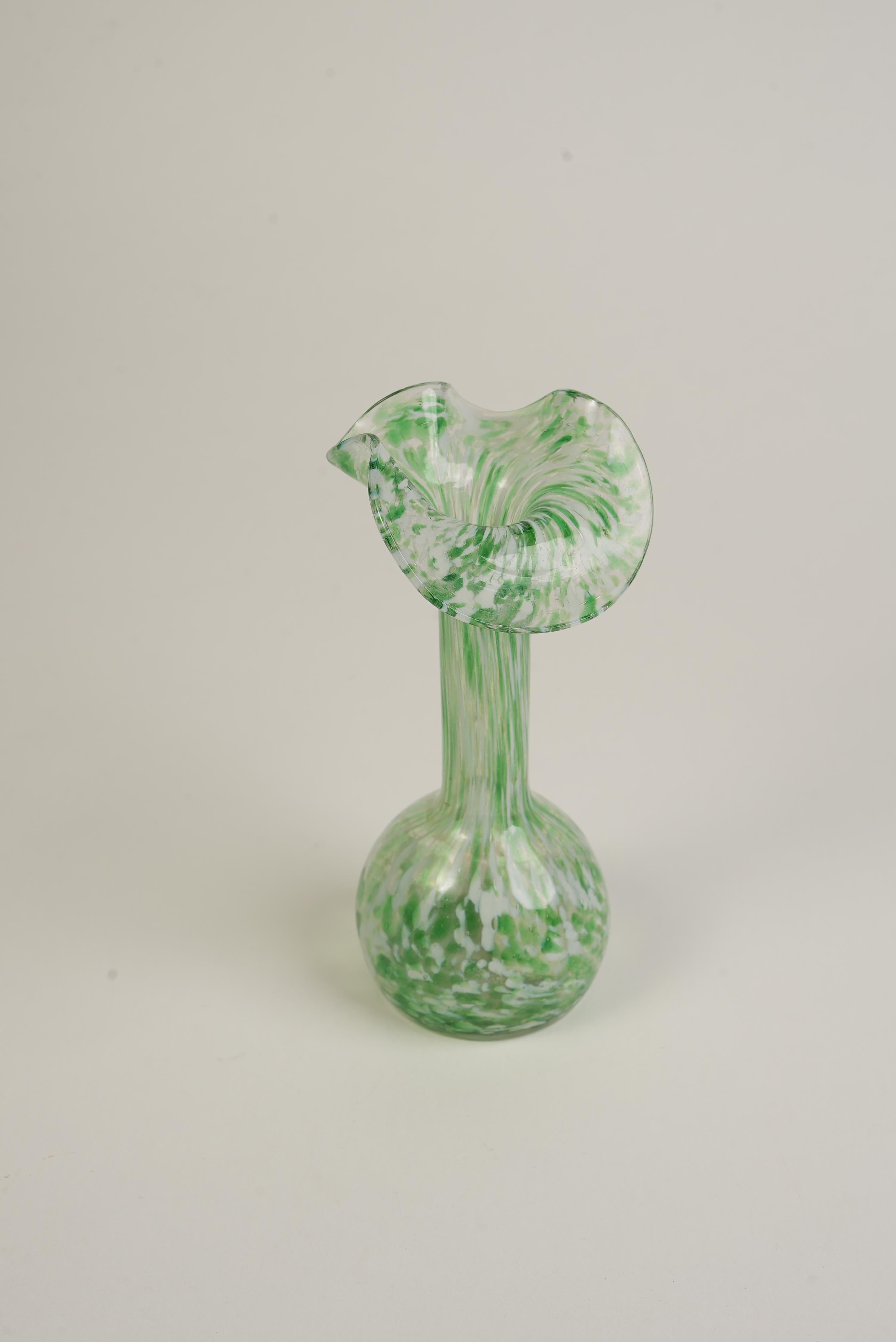 Italiano Vaso in vetro artistico soffiato a mano di Murano in vendita