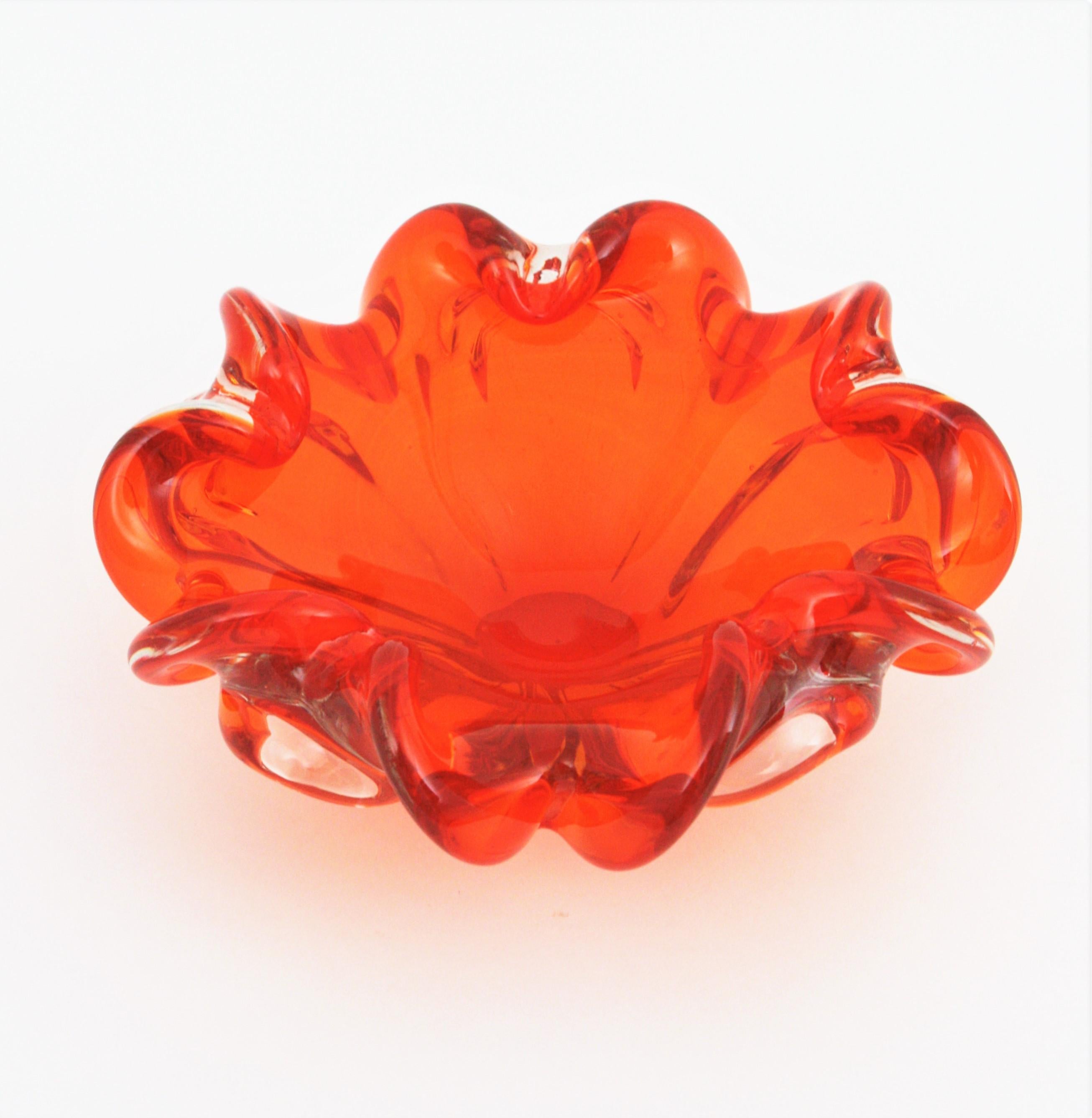 Midcentury Italian Murano Sommerso Orange and Clear Art Glass Bowl / Ashtray For Sale 4